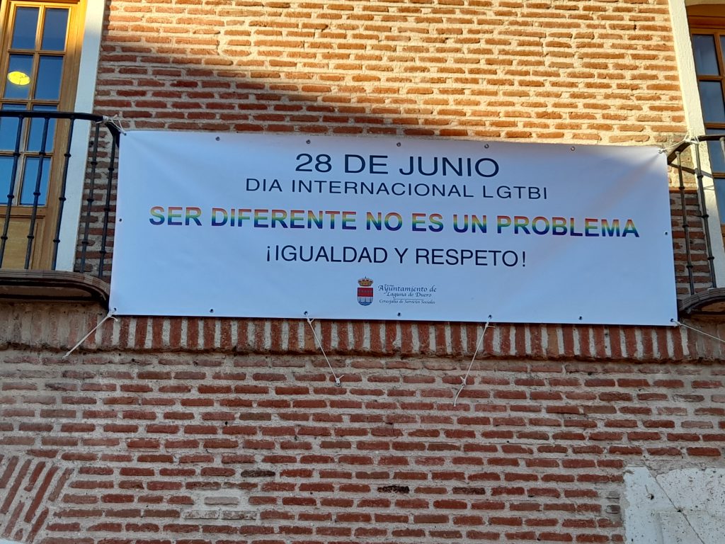 El Ayuntamiento de Laguna de Duero conmemora el día del Orgullo LGTBI
