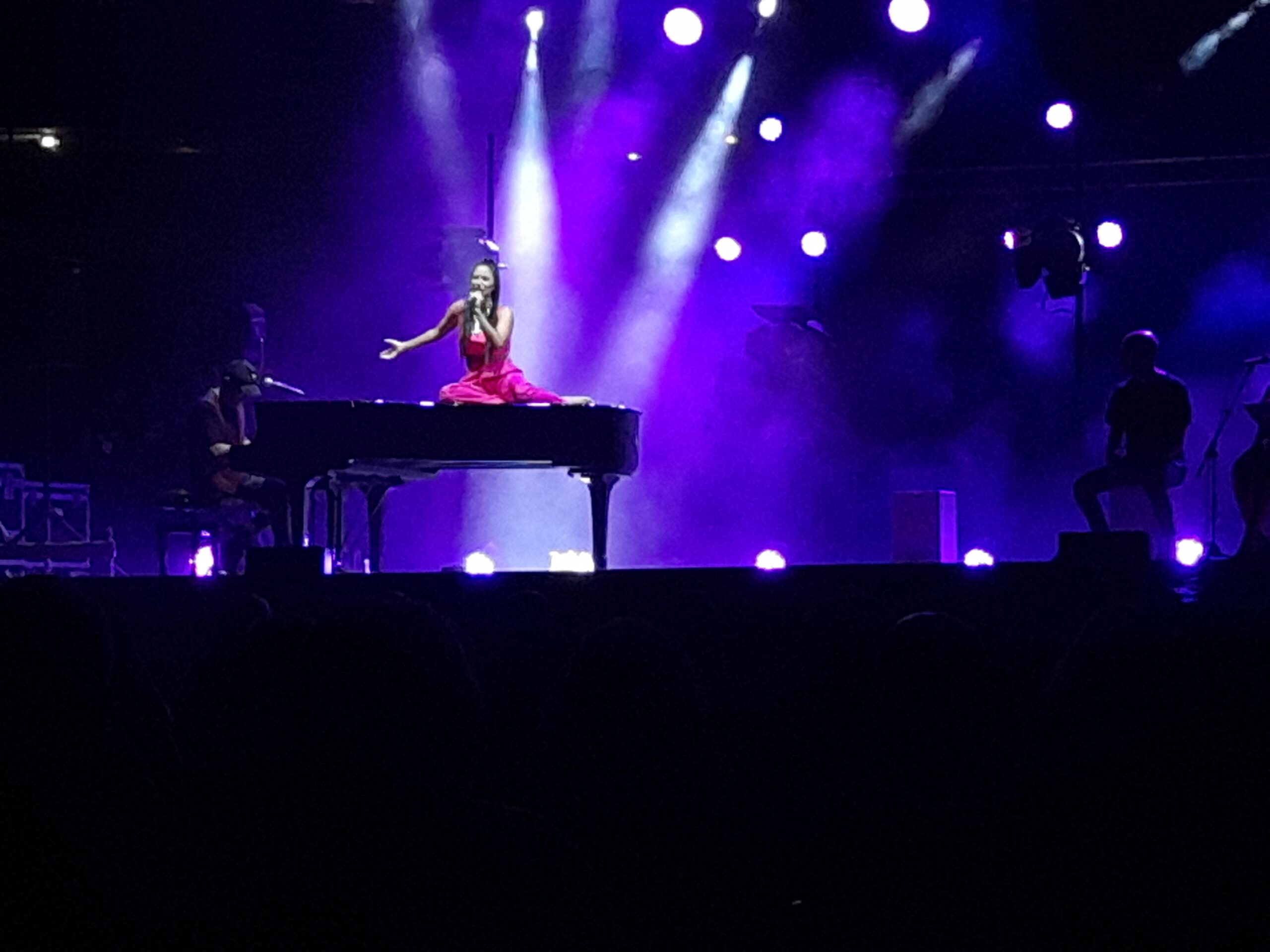 La cantante India Martínez emociona al público en una noche mágica