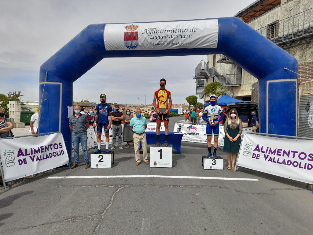 El Arandino Alvar Martín ganador del I Gran Premio de Ciclismo Laguna de Duero