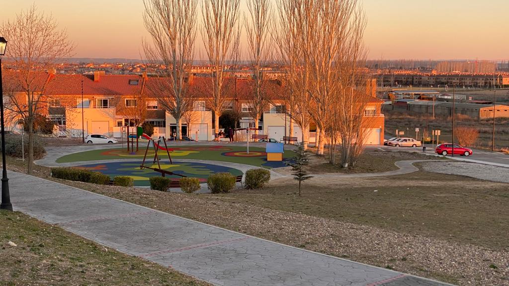 El Ayuntamiento de Laguna de Duero continúa con las mejoras de acondicionamiento de los parques infantiles