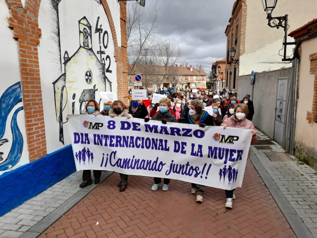 Laguna de Duero vuelve a teñirse de morado por el 8M