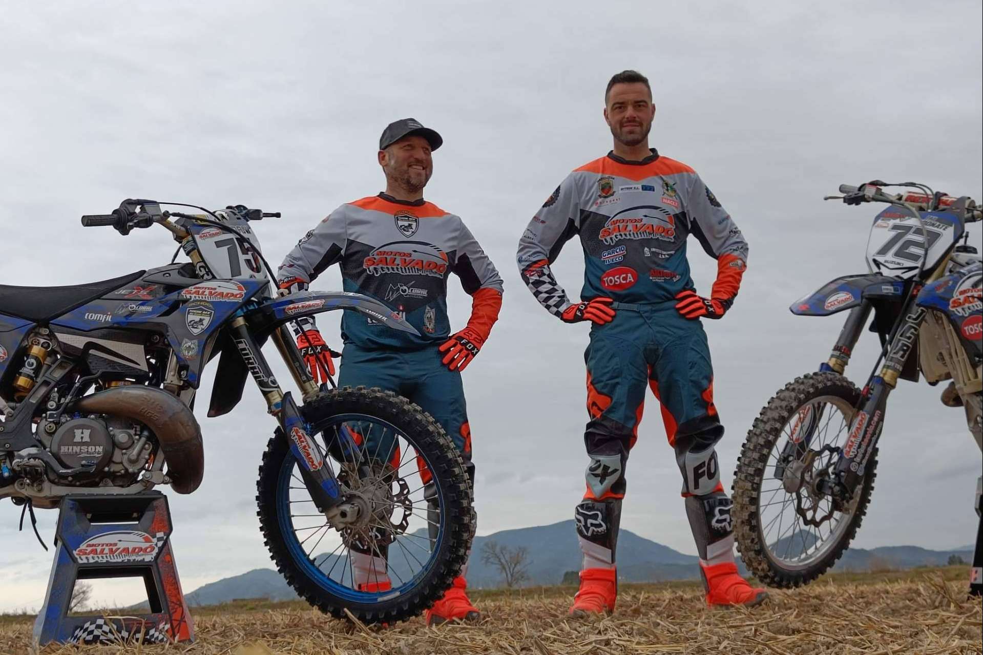 ADHESIVOSEMBARRADOS y las competiciones de enduro y motocross