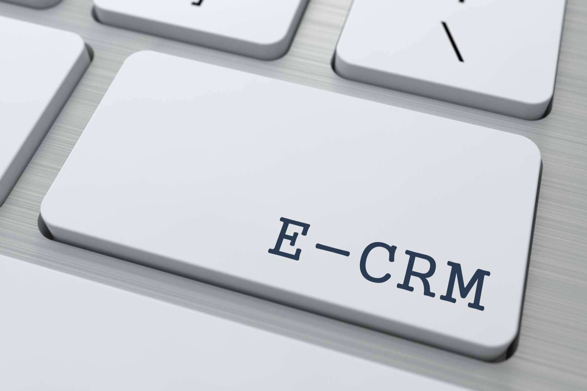 El experto en marketing digital Israel Huertas señala la importancia de contar con CRM