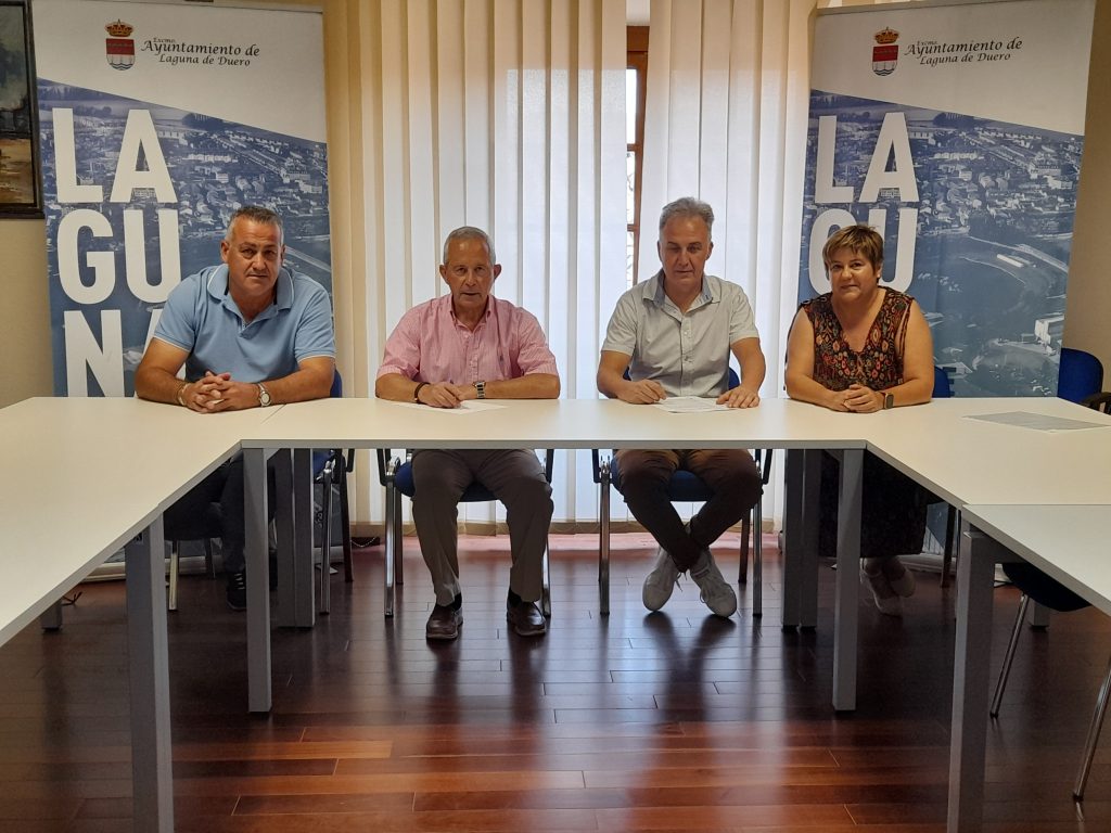El Ayuntamiento de Laguna de Duero firma un convenio de colaboración con AICOSLA para la promoción del comercio local.