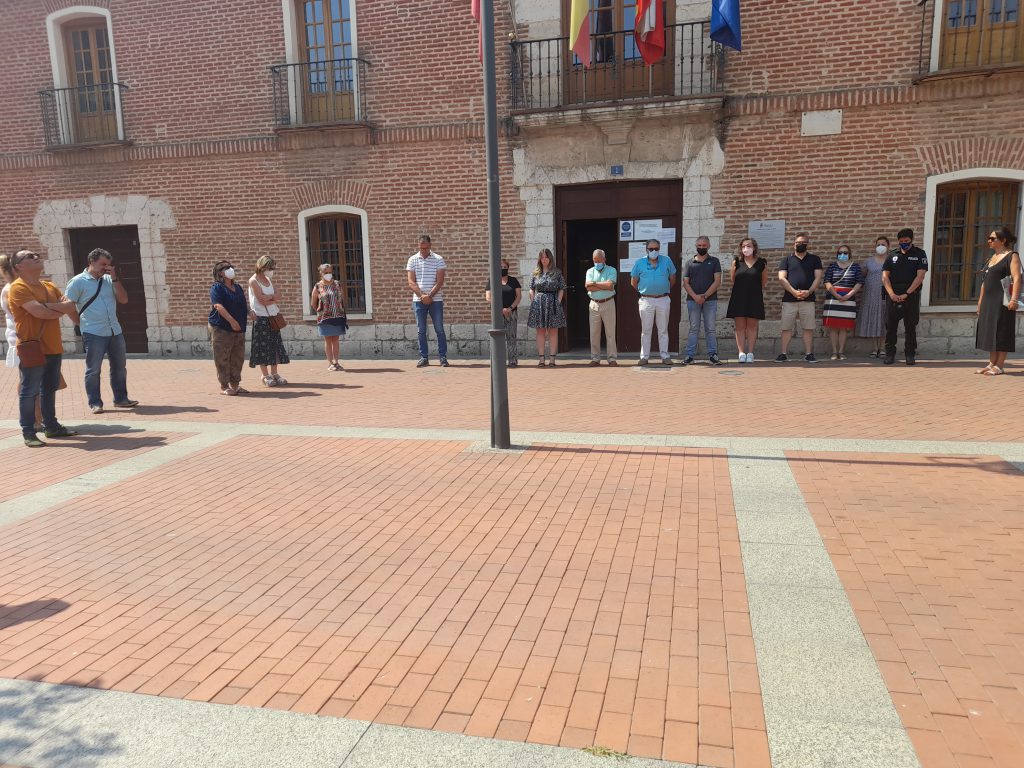 Minuto de silencio en Laguna de Duero contra el Terrorismo