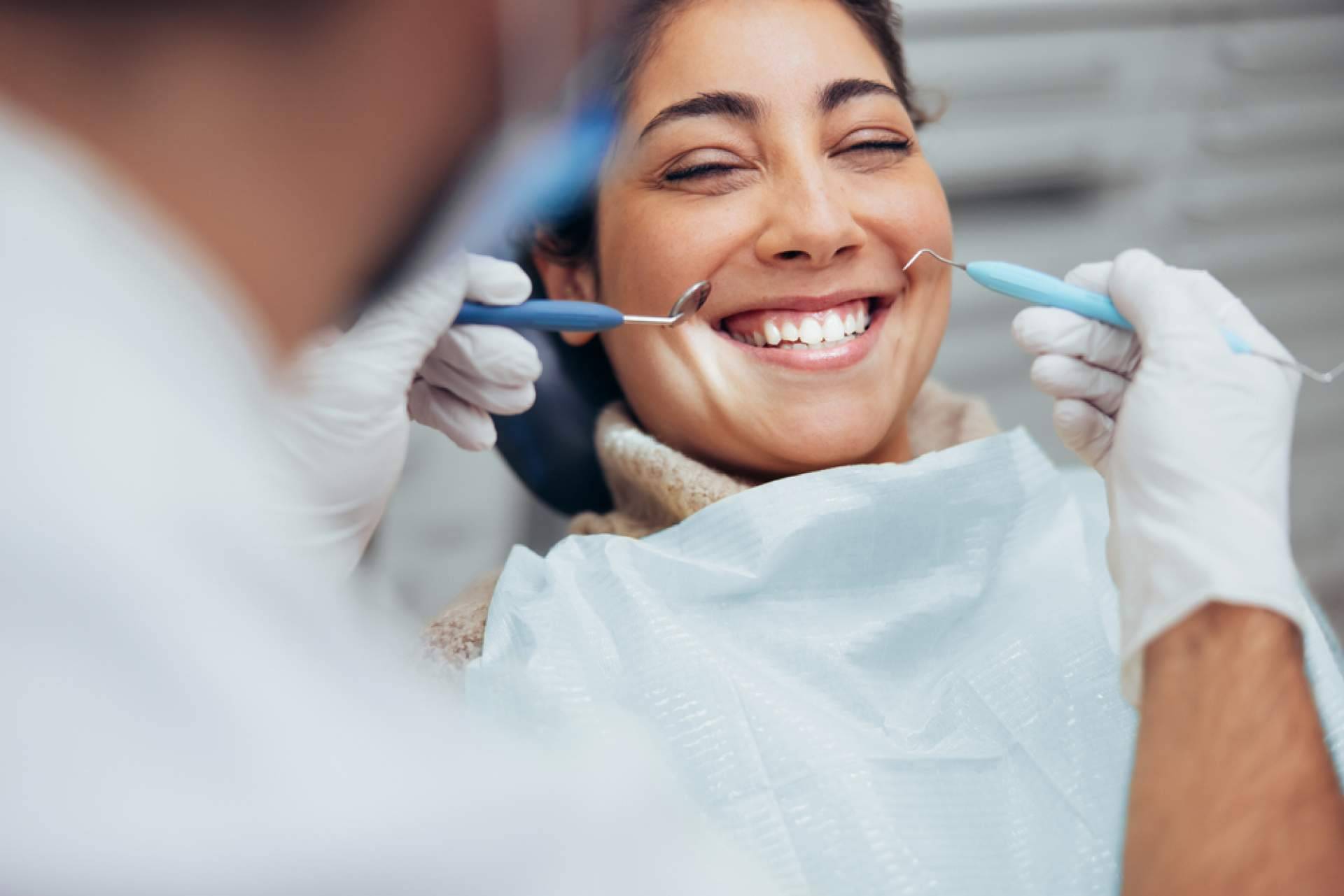 Los tratamientos de la clínica Oralmedic para mejorar la salud y estética bucal