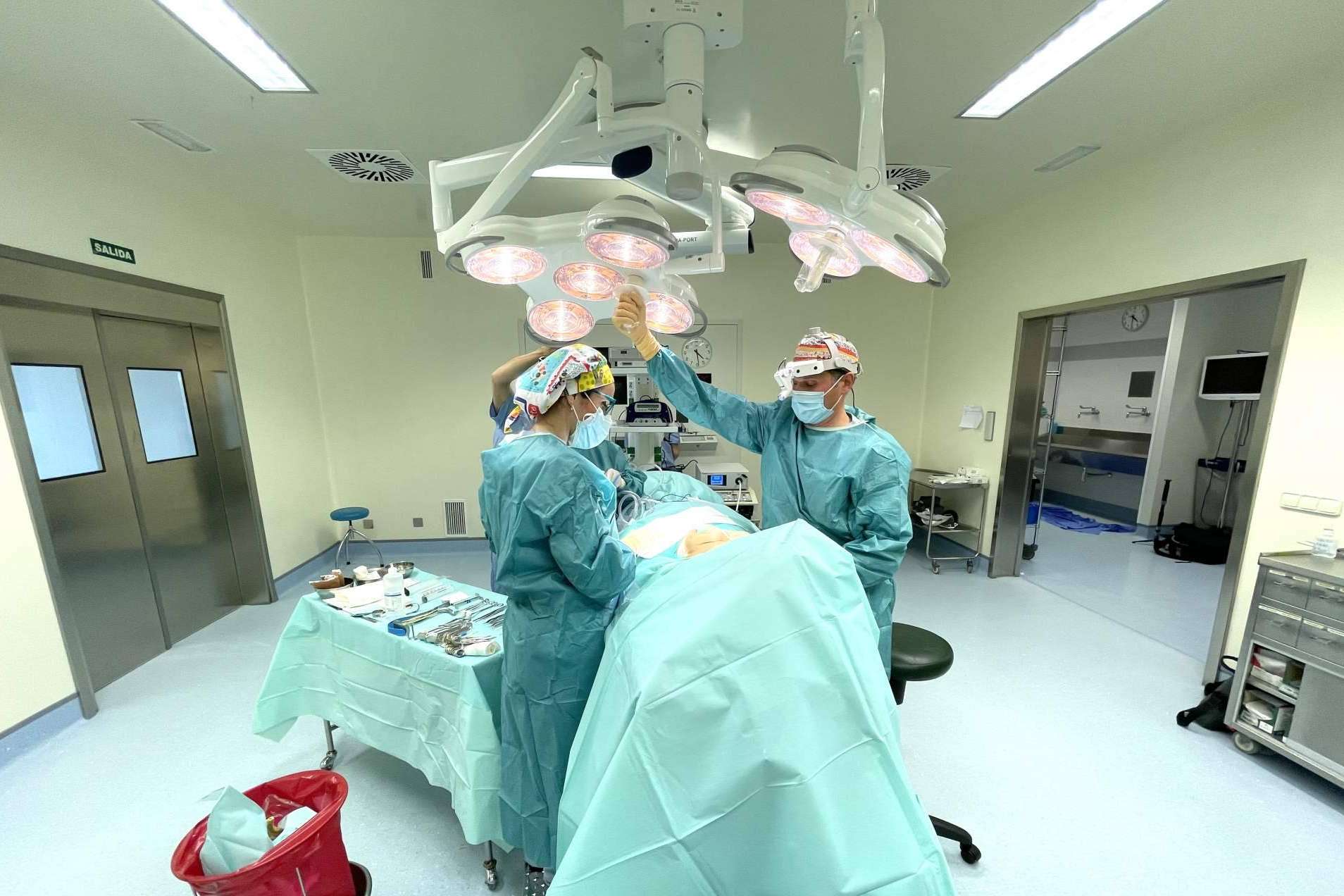 Hablar de reconstrucción mamaria después de un cáncer de mama con el Doctor Álvarez