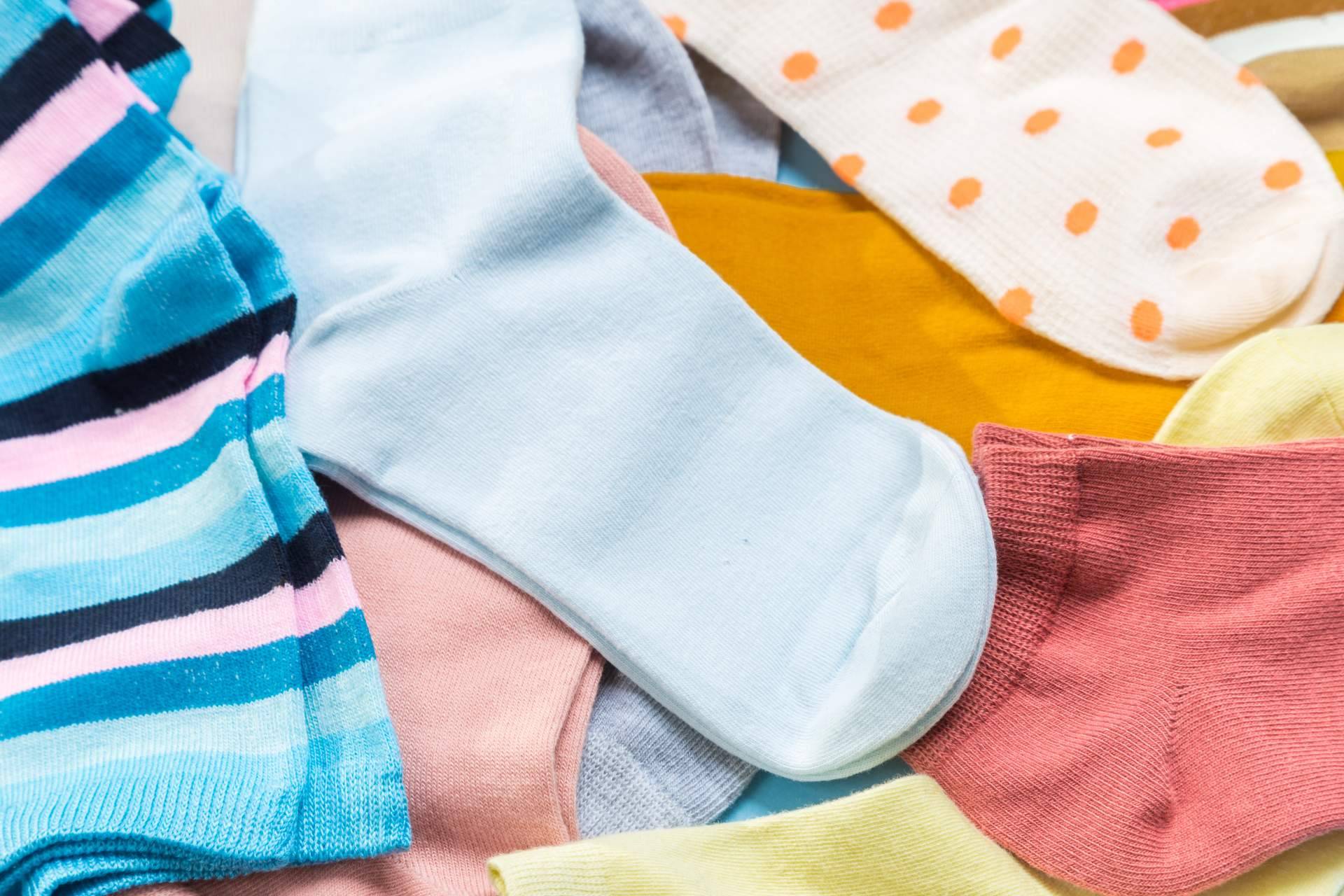 Gran diversidad de diseños en los calcetines antideslizantes de Socks Market