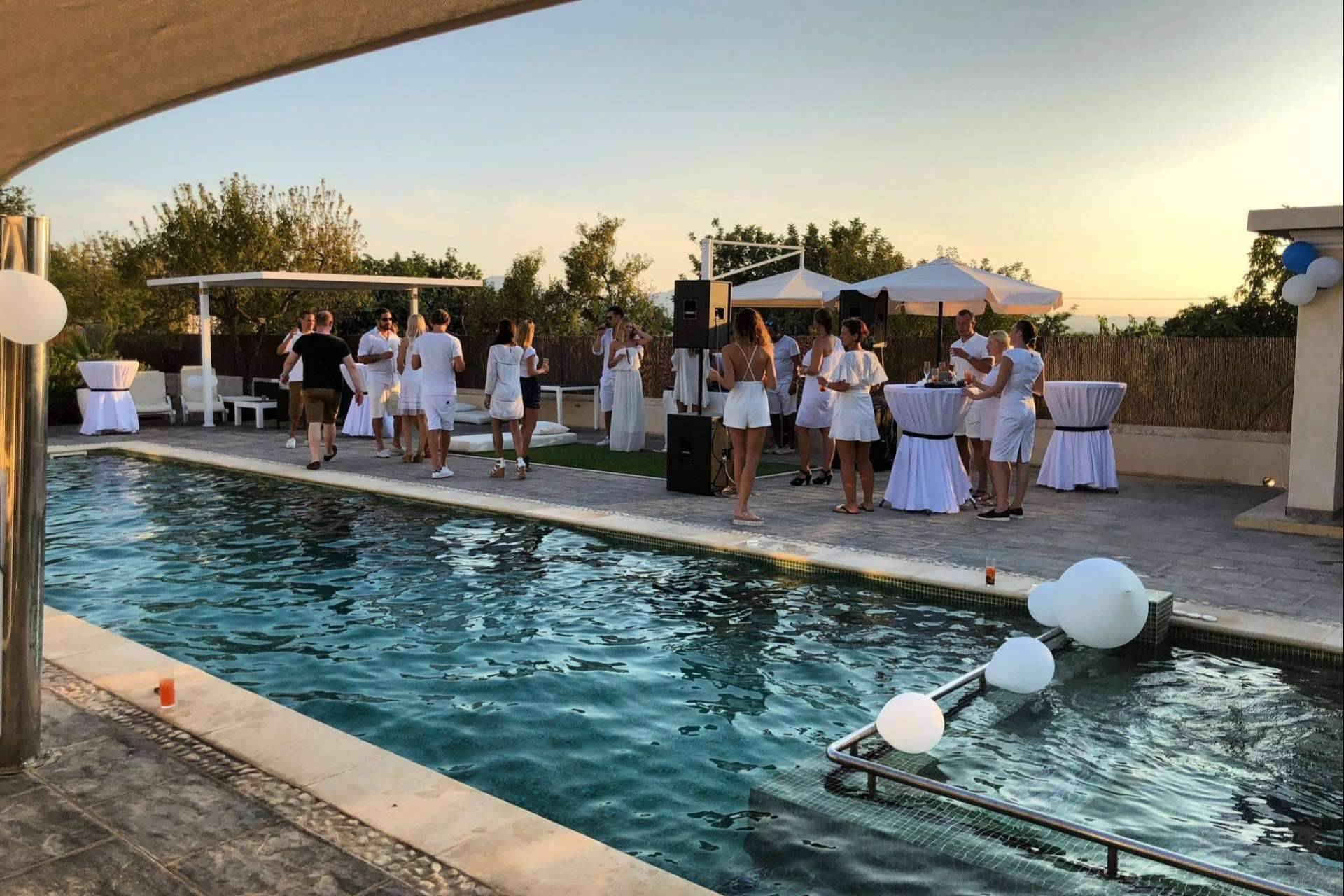 AlquilerSonido, empresa profesional de audiovisuales y alquiler de sonido en Ibiza y Barcelona