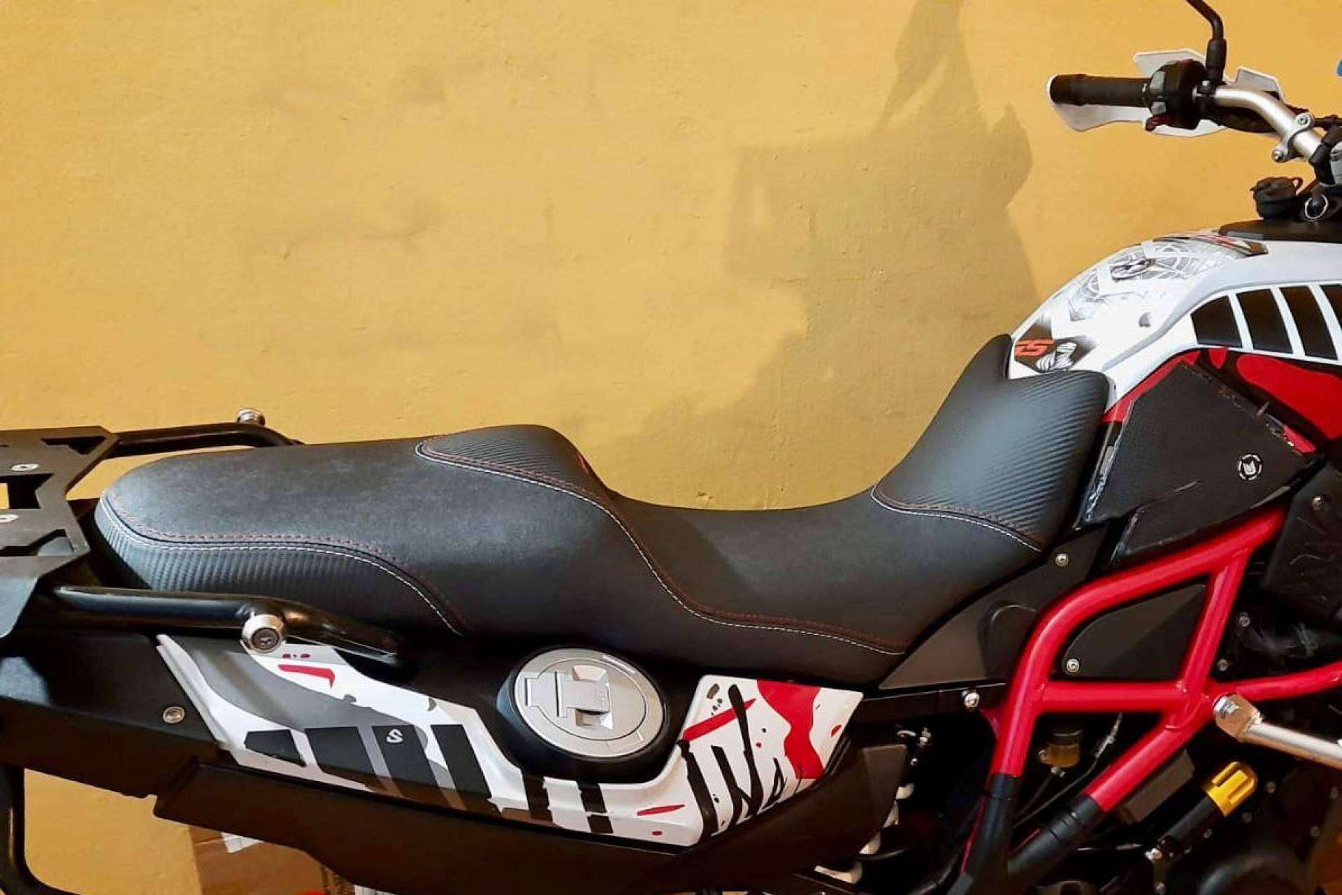 Obtener fundas de asiento de moto personalizadas con JM-FUNDAS