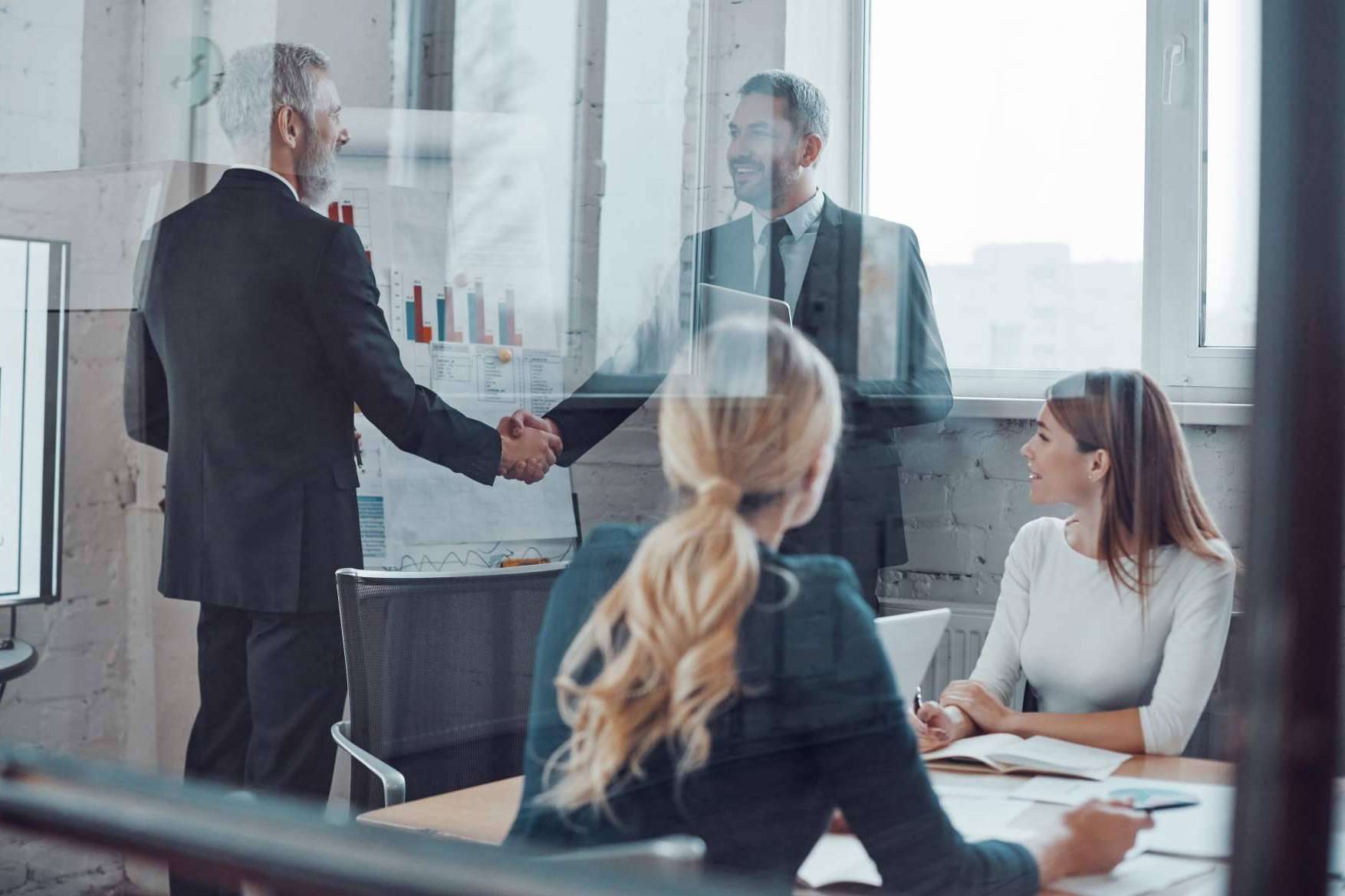 Impulsar el crecimiento empresarial en la Web3 y el Metaverso con la ayuda de V3rsing