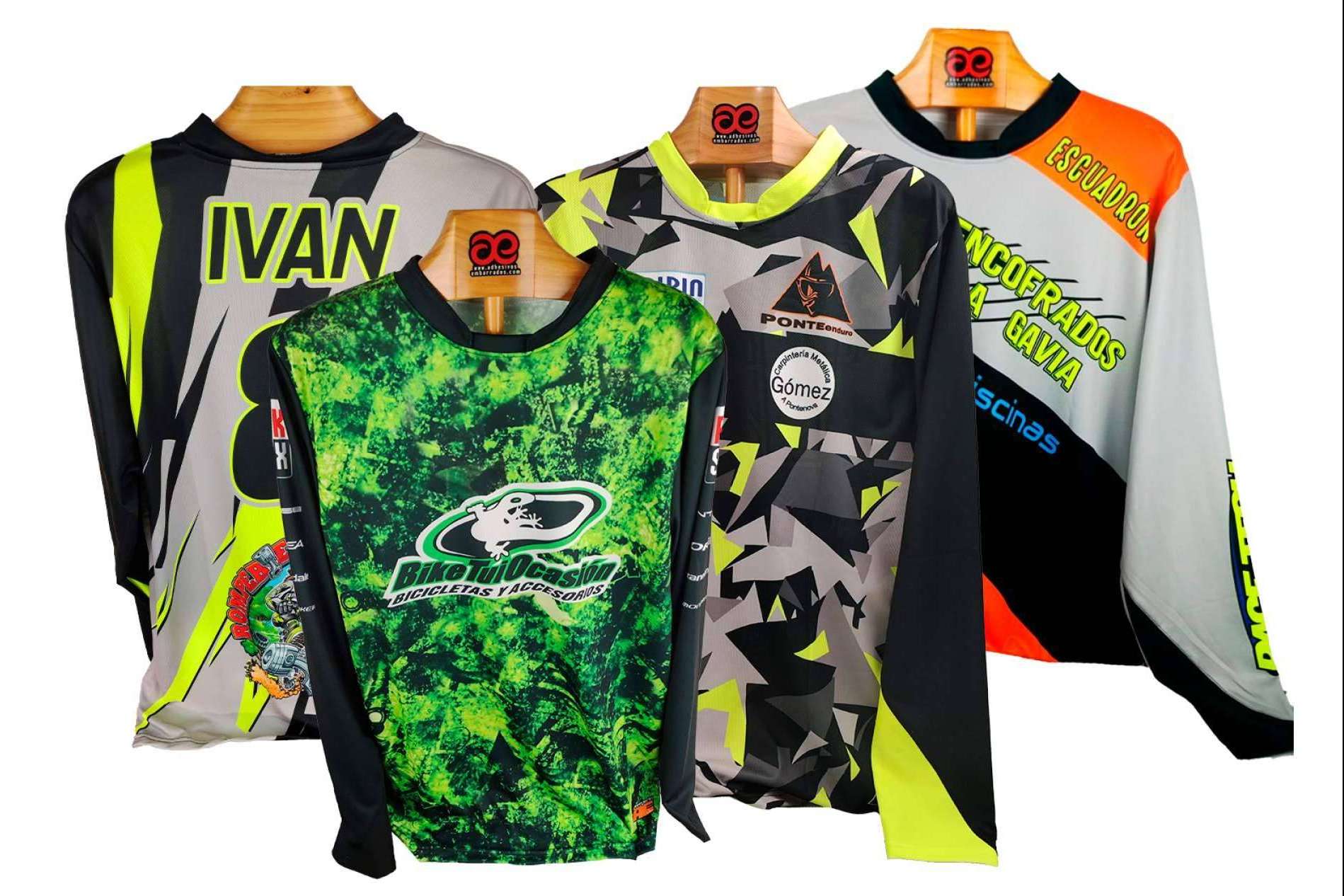 Camisetas de motocross personalizadas; comodidad y estilo sobre dos ruedas con ADHESIVOSEMBARRADOS