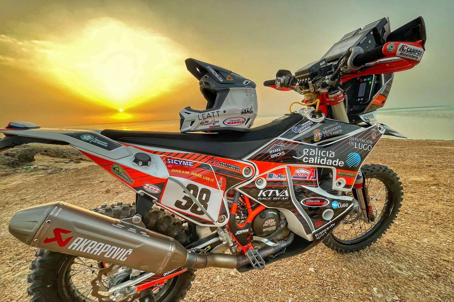 ADHESIVOSEMBARRADOS y sus opciones de adhesivos personalizados para motos de motocross