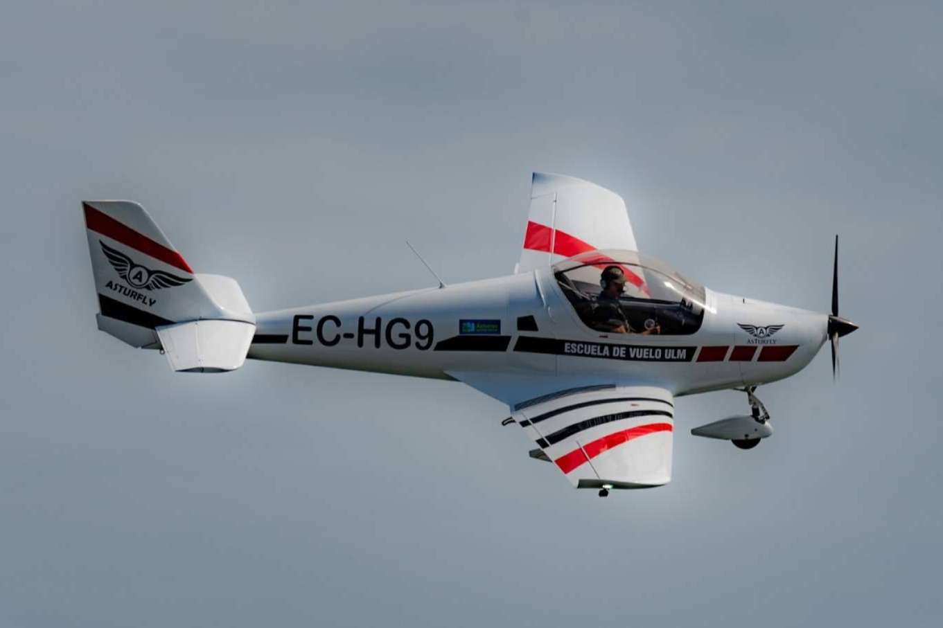 Cursos de vuelo en avioneta en la escuela de vuelo Asturfly