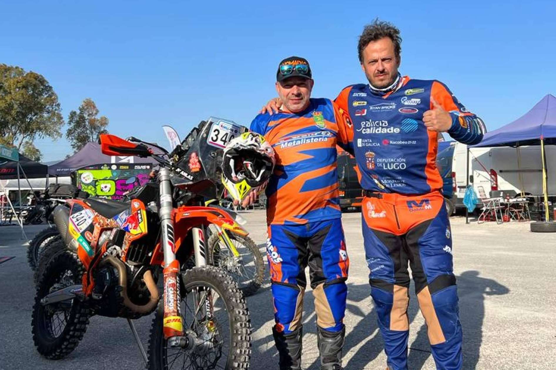 Ropa personalizada motocross y enduro, el kit completo con la tienda especializada ADHESIVOSEMBARRADOS