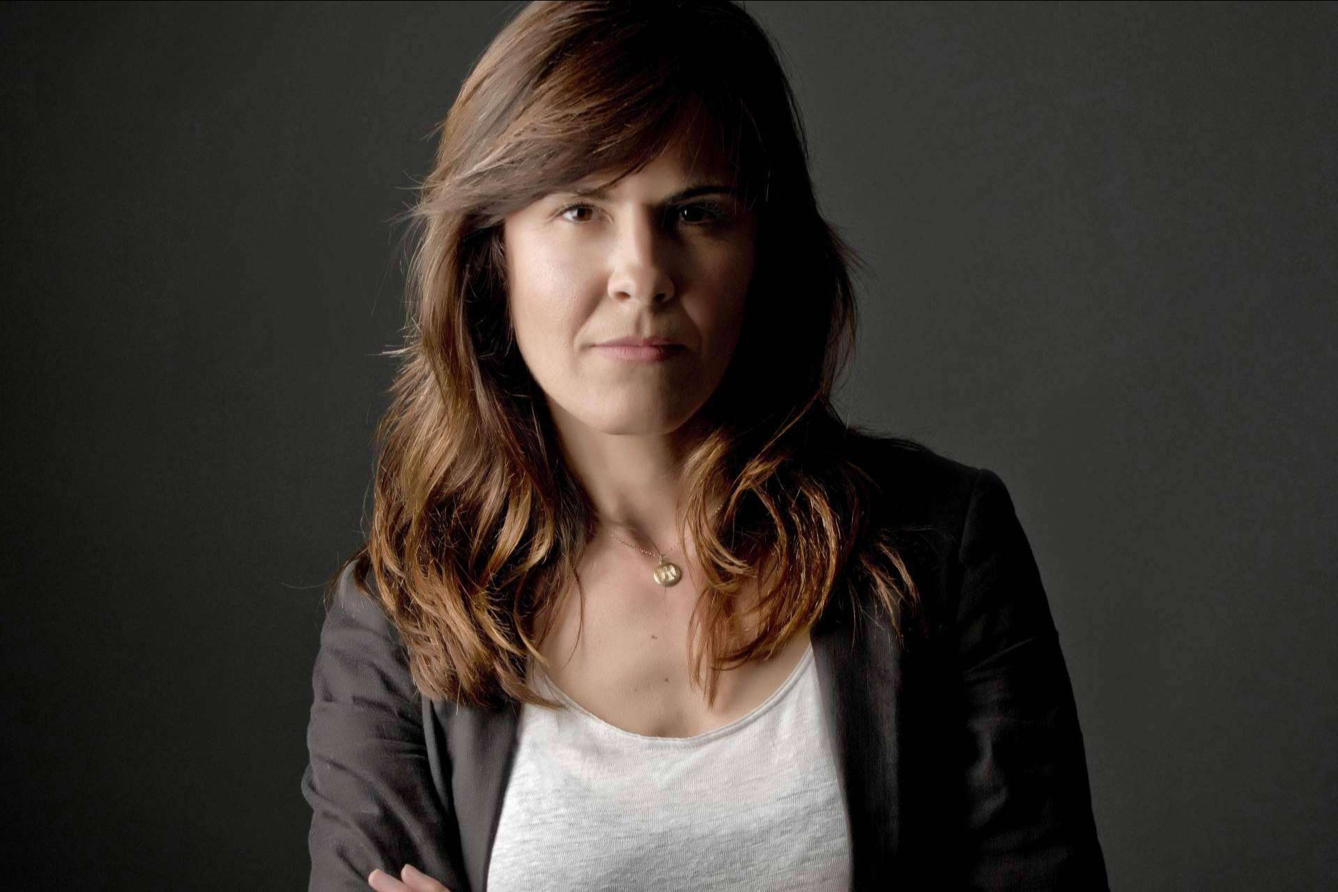 Isa Rodríguez, fundadora & directora creativa de INDAStudio, concede esta entrevista