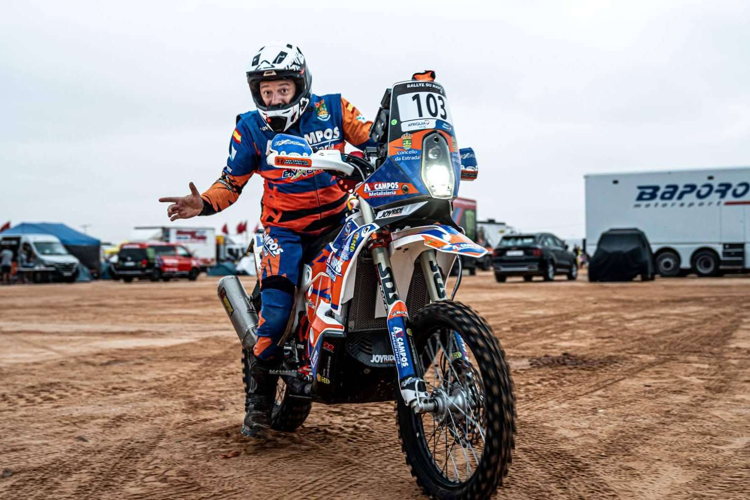 ADHESIVOSEMBARRADOS ofrece en su catálogo adhesivos personalizados motocross