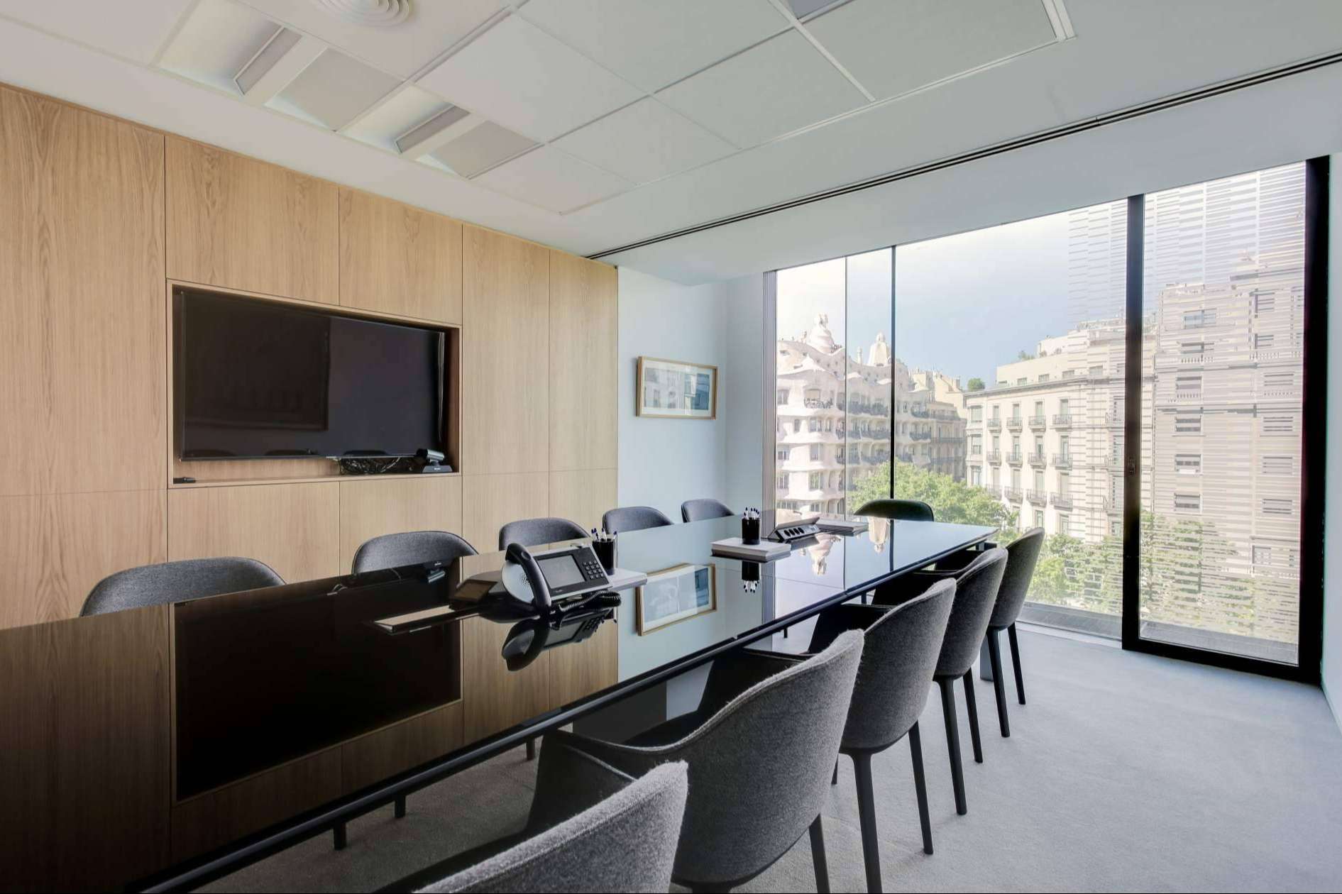 INDAStudio, expertos en interiorismo de oficinas y viviendas