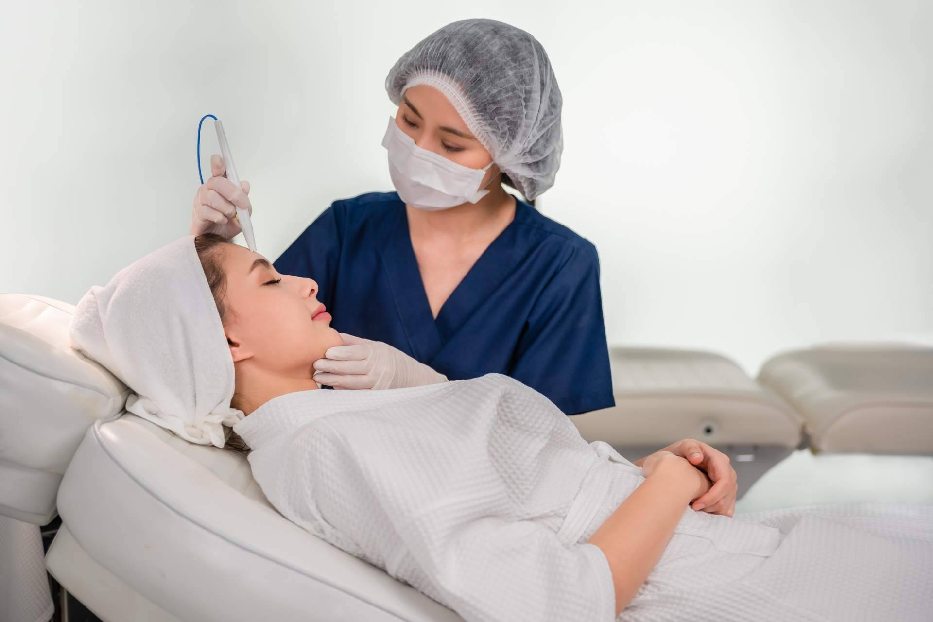 Tratamientos de medicina estética facial disponibles en Alluring Clinic