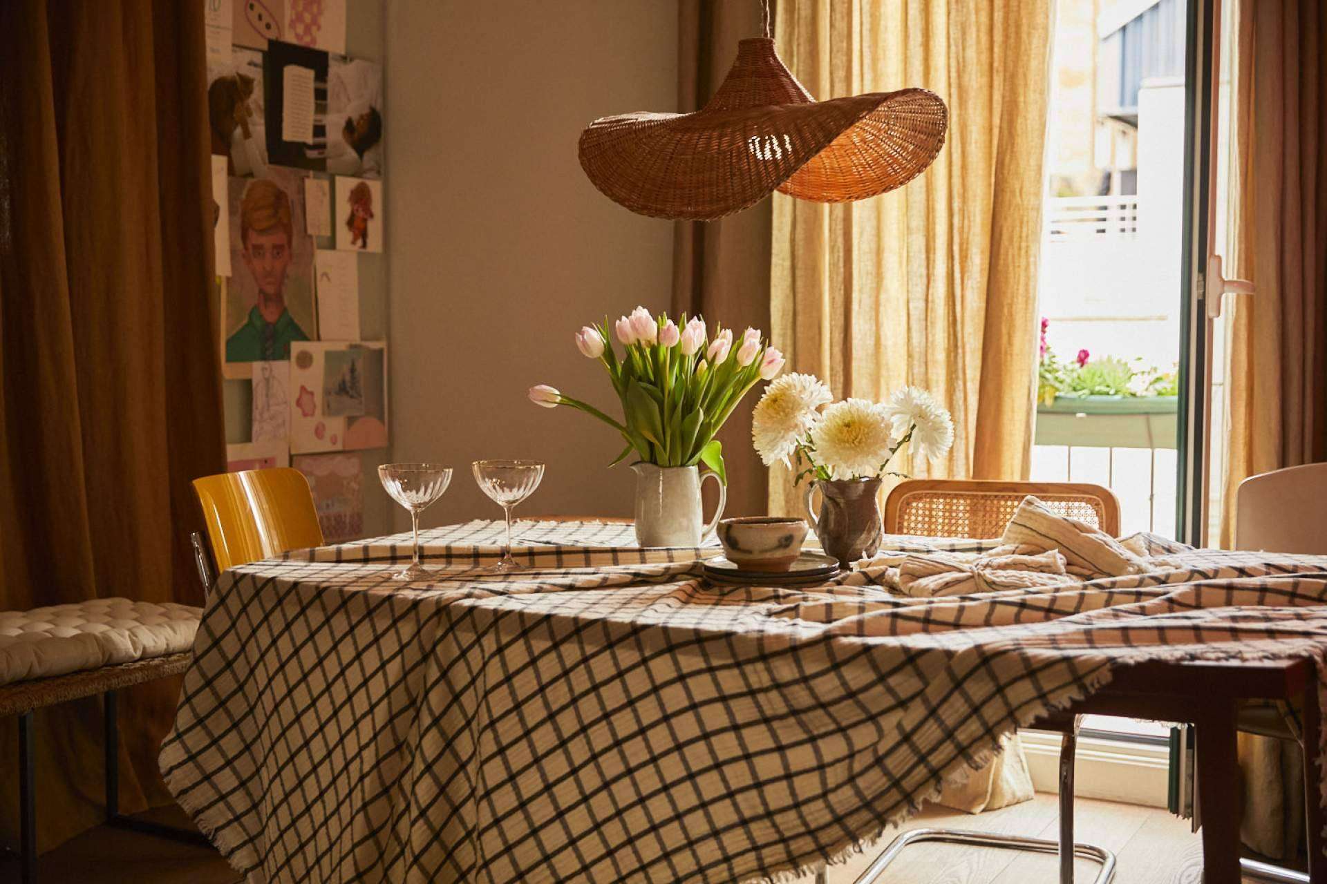 Frescura y elegancia para el verano con cojines, bolsos, sábanas y colchas de lino de Calma House