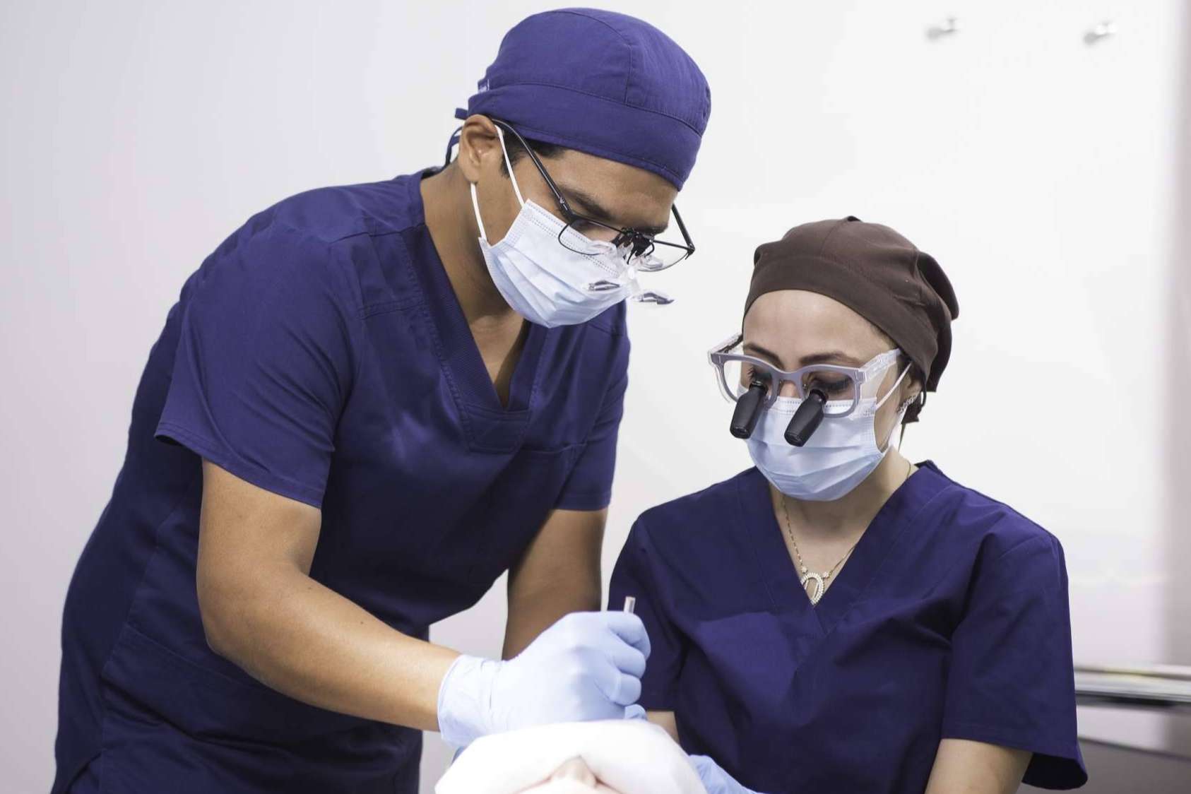 Microcapilar Hair Clinic ofrece tratamientos de vanguardia en injerto capilar en Madrid