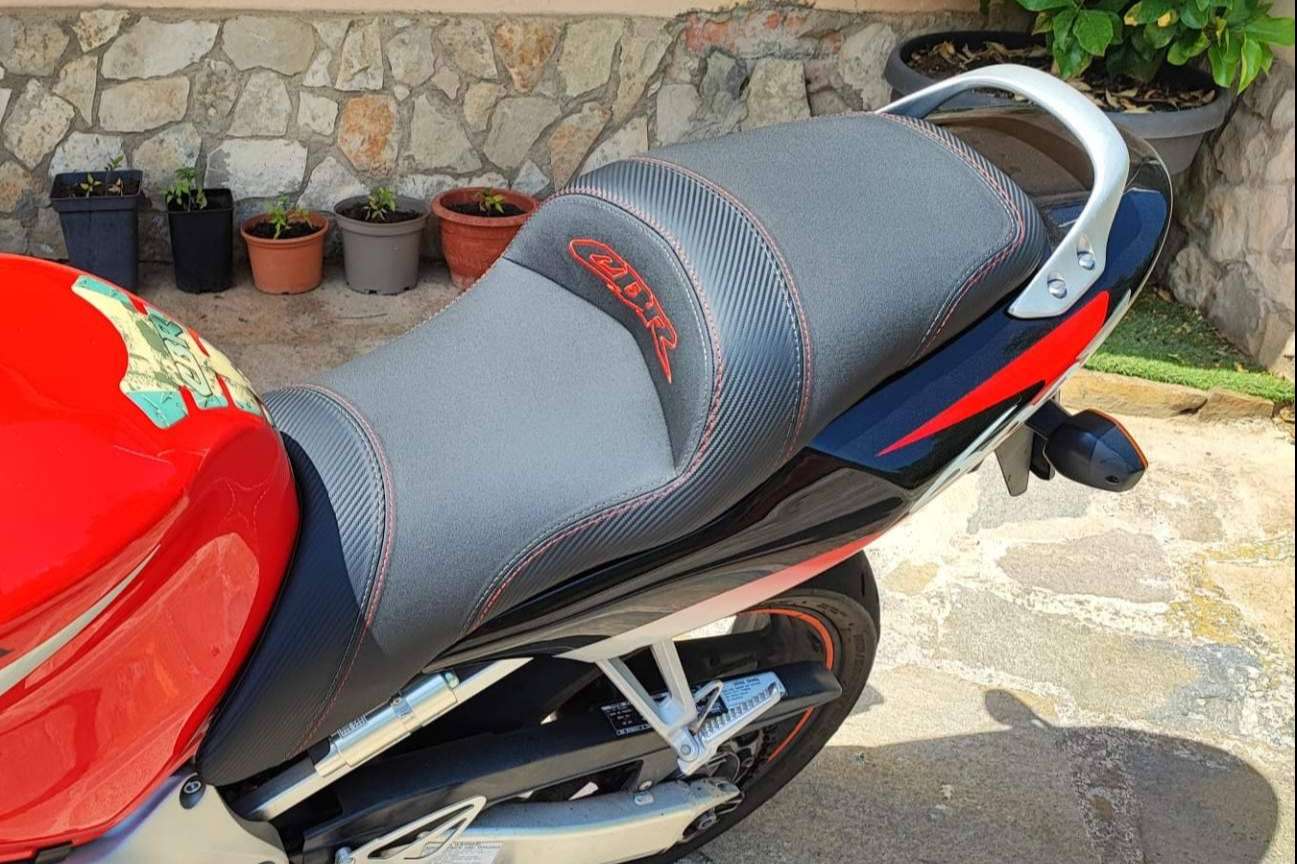 Viajes en moto con el mayor confort gracias a los asientos a medida de JM-FUNDAS