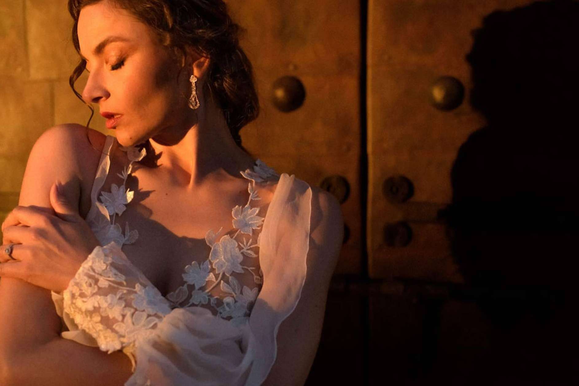Solo apta para novias que pisan fuerte, aquí esta la nueva editorial de moda del atelier madrileño deValérie Moreau