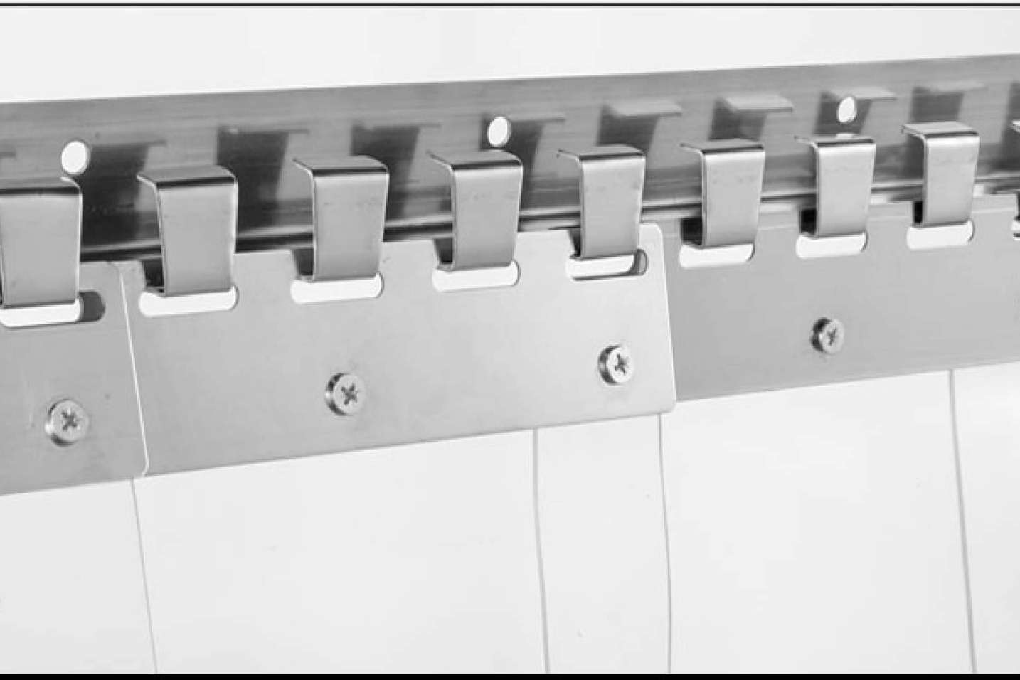 Oferta en cortina industrial de lamas PVC, de la mano de Cortinas de Exterior