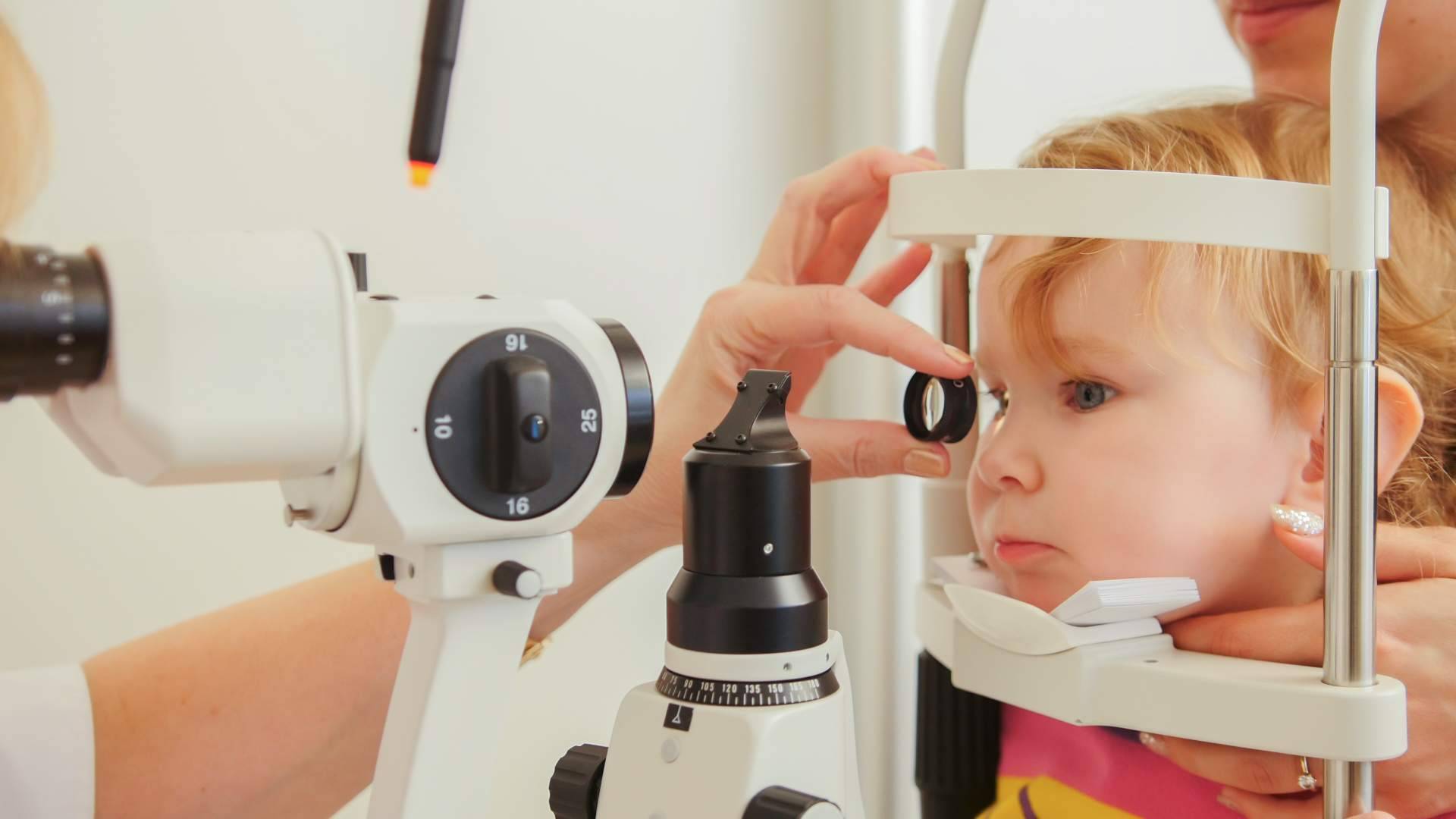 La revisión oftalmológica en niños