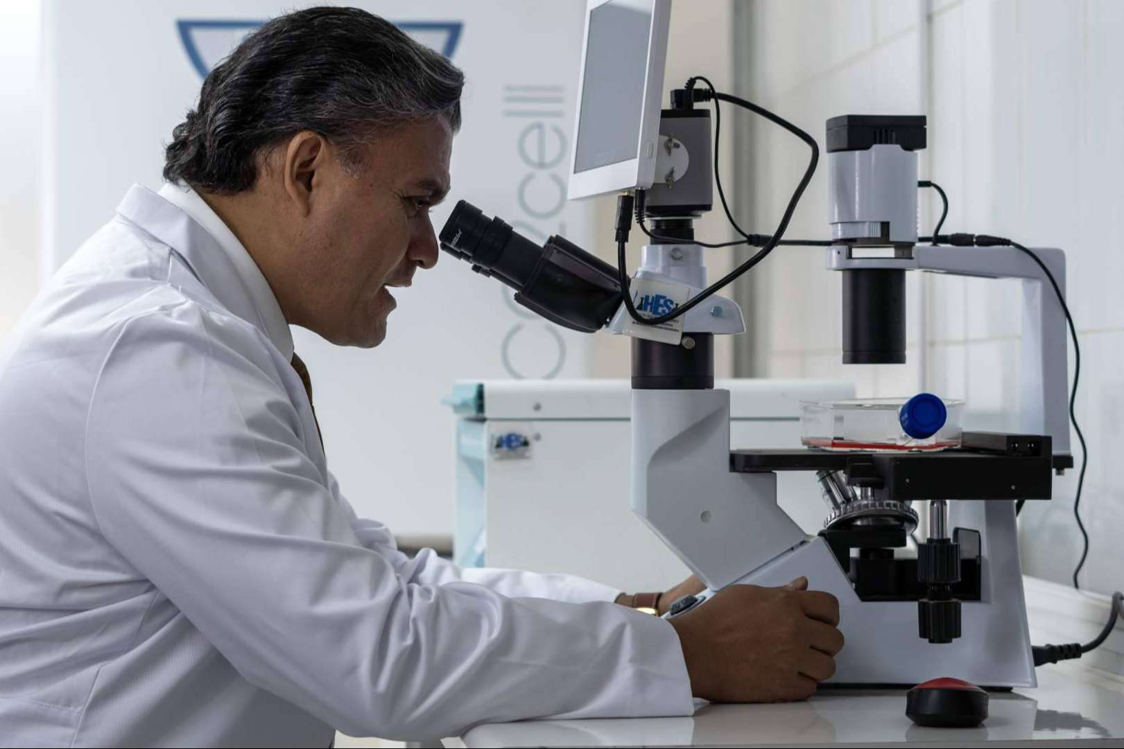 Tratamiento de precisión en cáncer avanzado, más allá de la quimioterapia y radioterapia; Entrevista a Dr. Ramón Gutiérrez