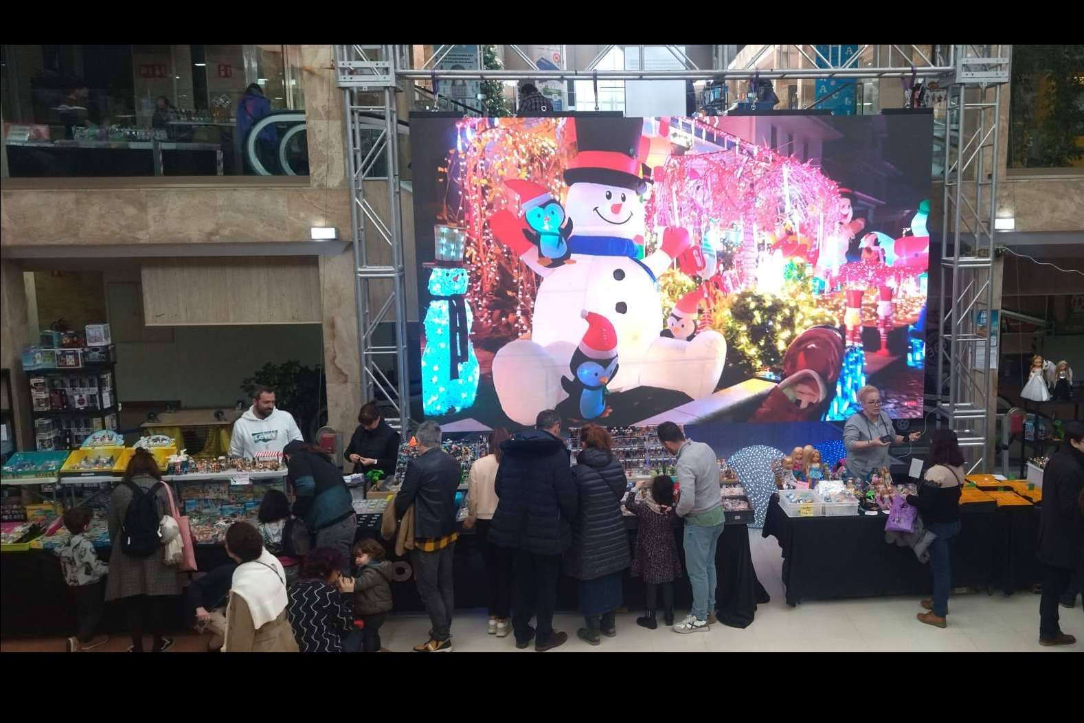 El Zoco de Pozuelo recibe al Mercado del Juguete de Madrid y a la exposición TENTELAND