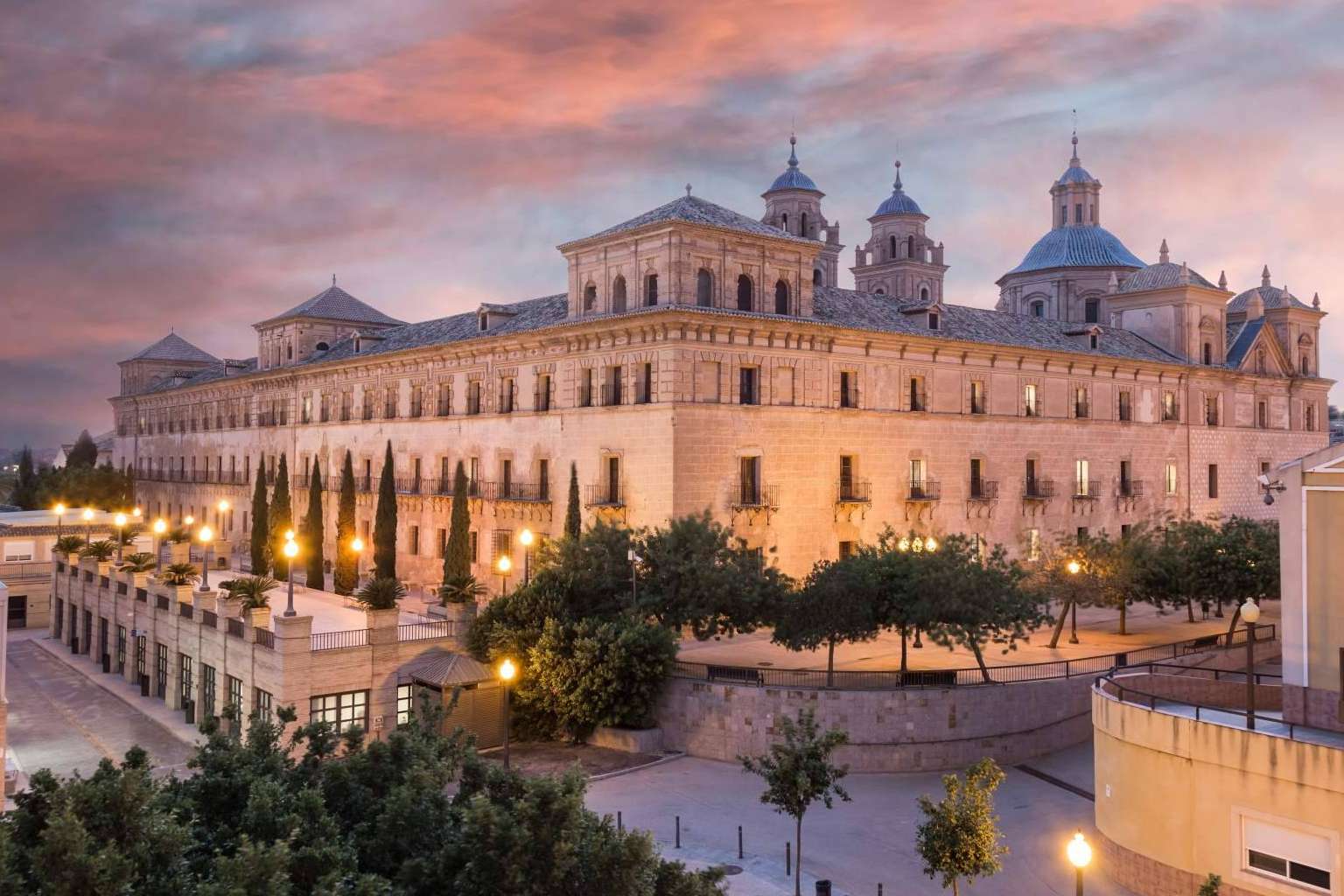 Programas de posgrado en odontología y armonización orofacial en PgO UCAM