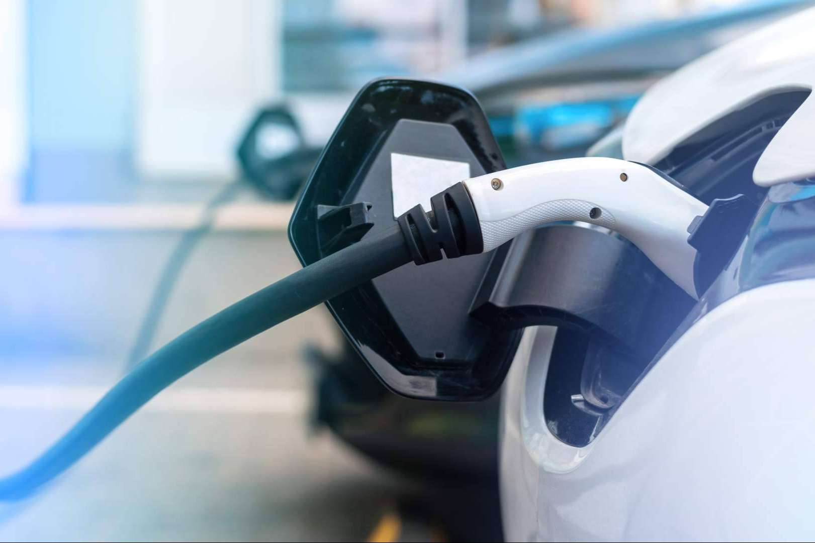 Alromar facilita la instalación de cargadores para vehículos eléctricos con acceso a subvenciones y ayudas