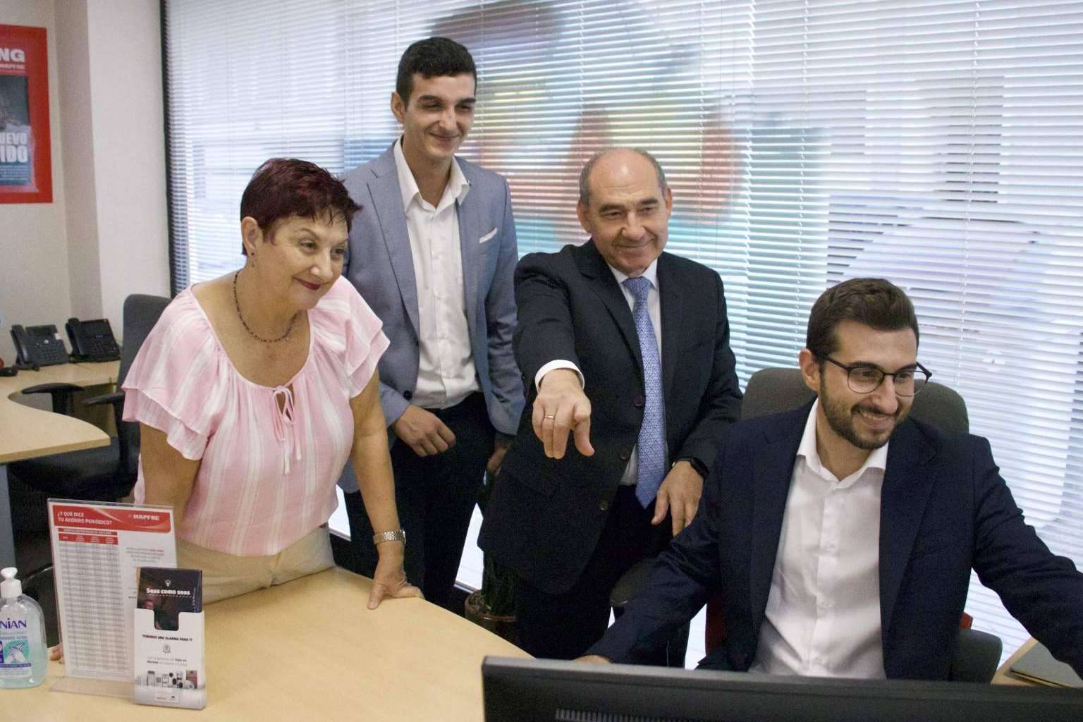 Equipo profesional dedicado a ofrecer las mejores propuestas a medida de las pólizas de seguros