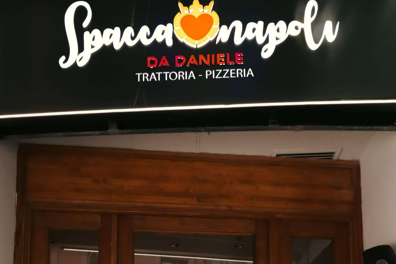 Spaccanapoli Da Daniele destaca entre los referentes como restaurante napolitano en el corazón de Barcelona