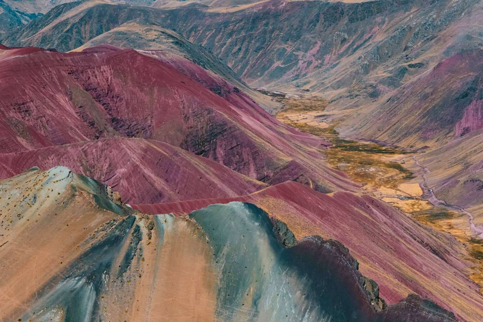 Montaña de Siete Colores, la maravilla natural que transforma el turismo en Perú