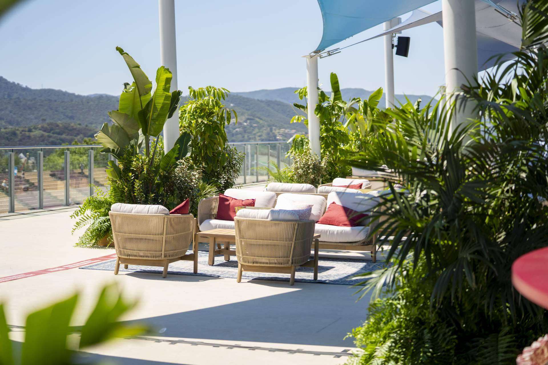 Defora Home vistió con diseño mediterráneo el exclusivo Pit Lane Lounge de la Fórmula 1 en Montmeló