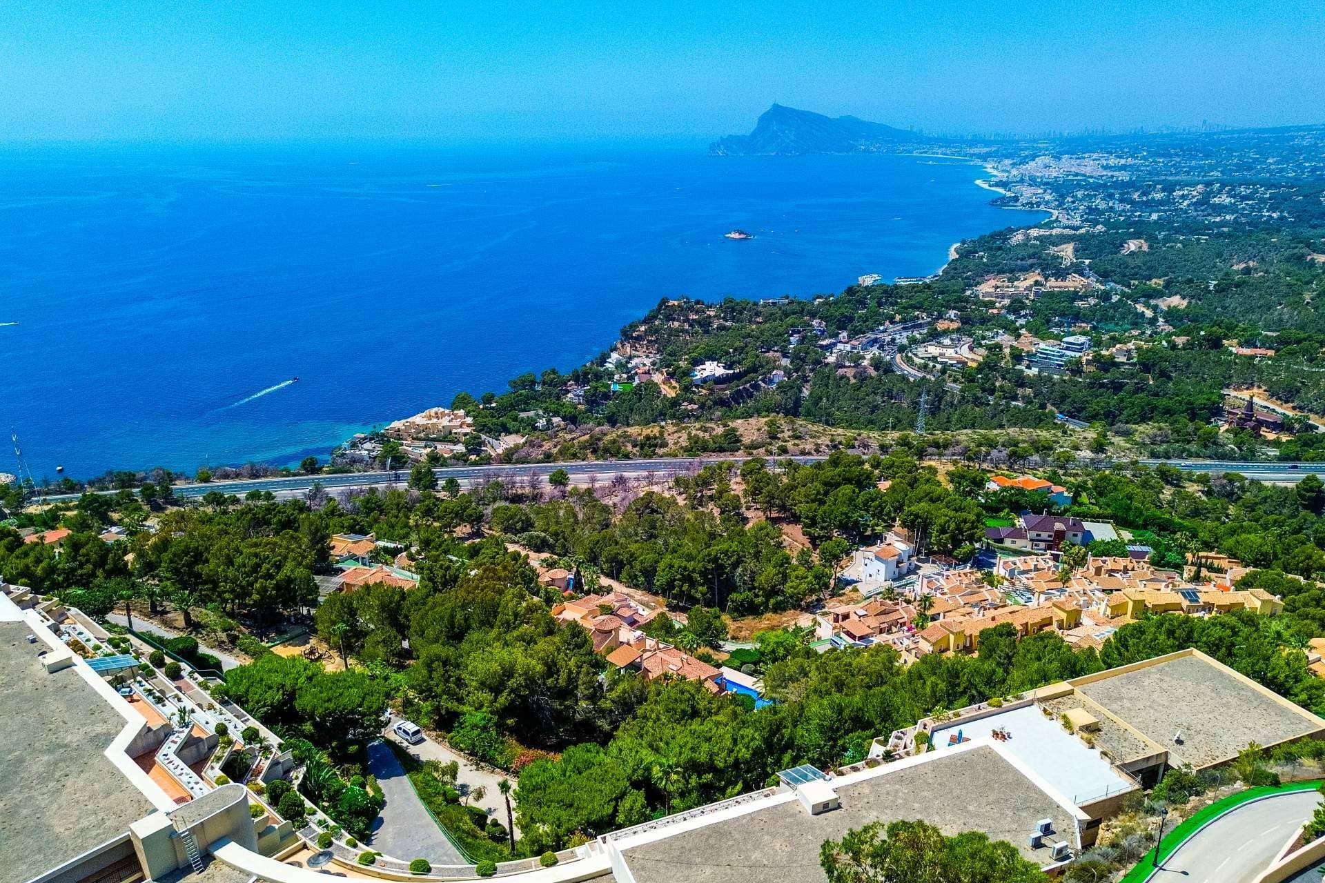 Las 5 zonas de Costa que mejor combinan estilo de vida y valor inmobiliario en 2025