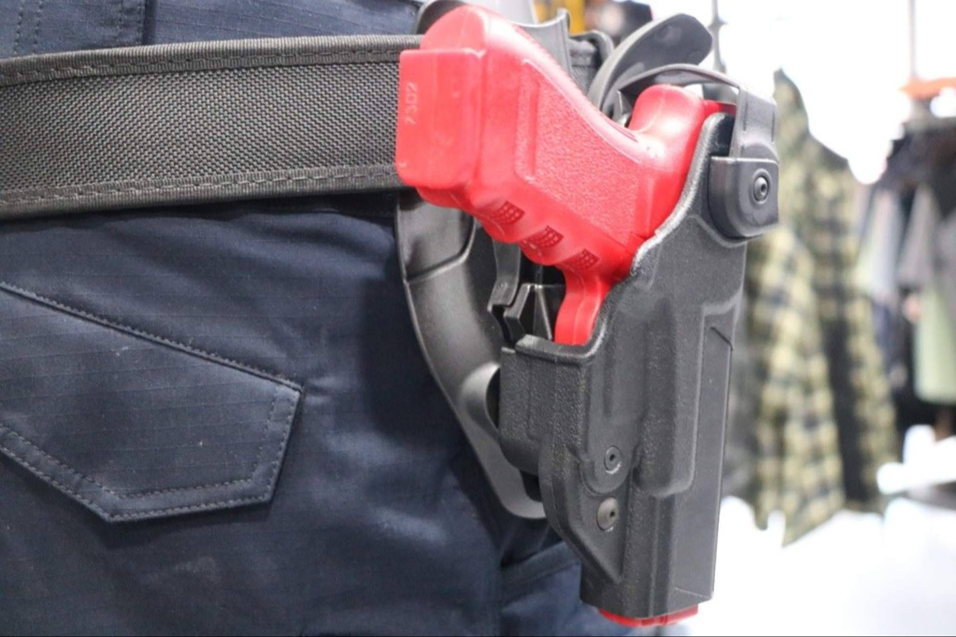 Inyectadas frente a termomoldeadas; descubrir la mejor funda para servicio policial