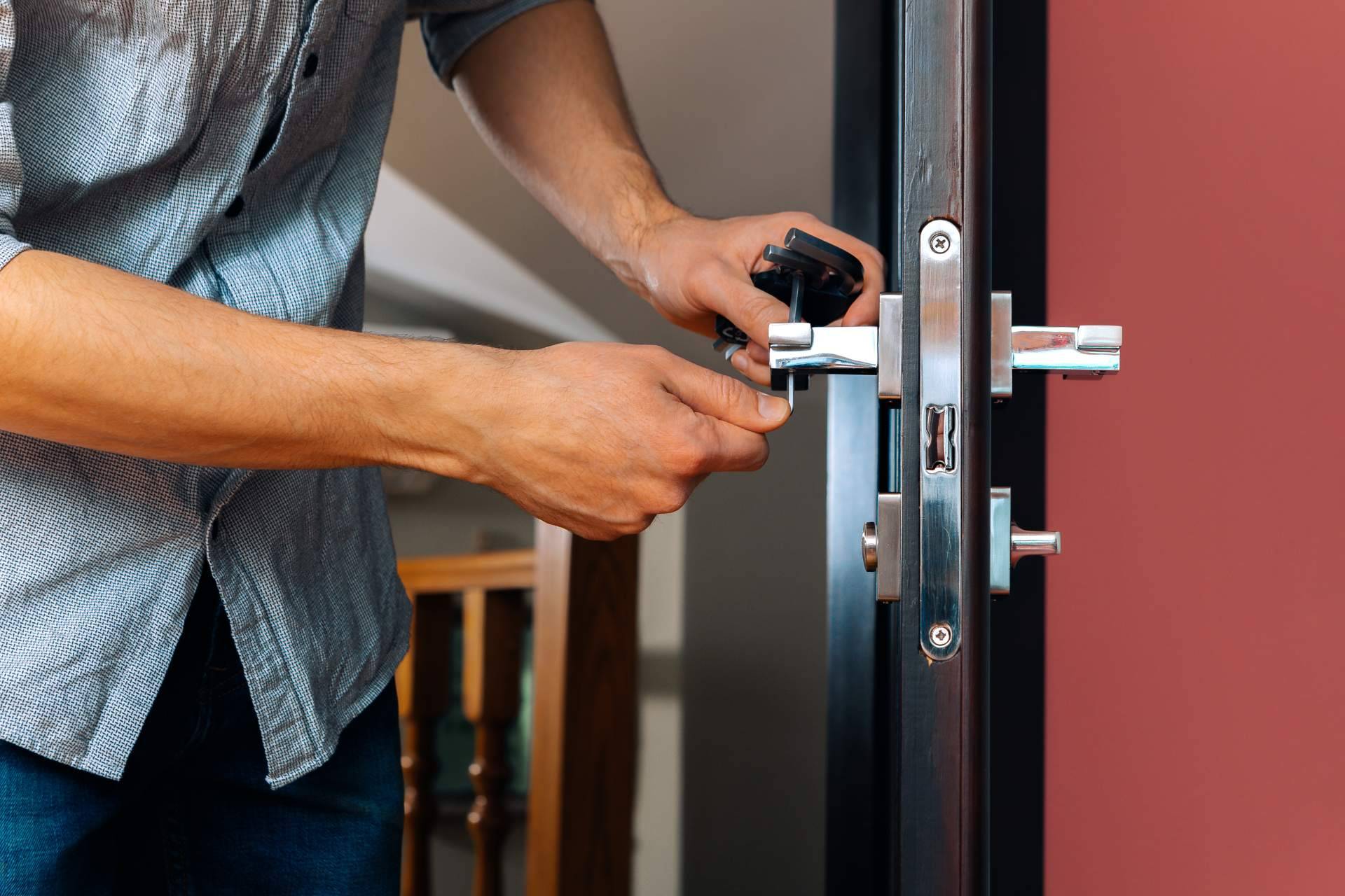 LocksmitUnit refuerza su servicio de cerrajería urgente ante el aumento de ocupaciones ilegales en Barcelona