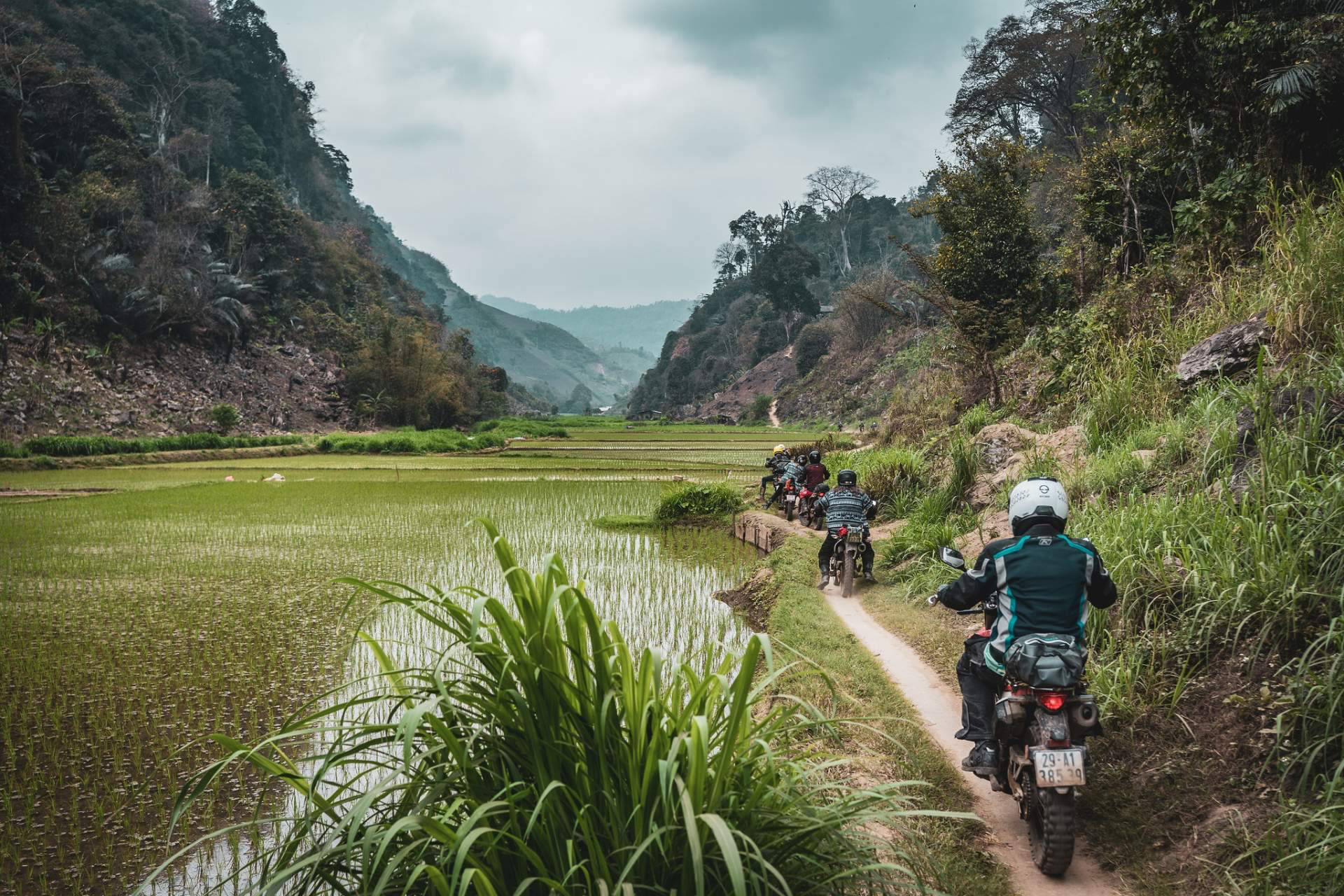 Vietnam en moto con Motorbeach Viajes; naturaleza salvaje, cultura ancestral y aventura sobre dos ruedas