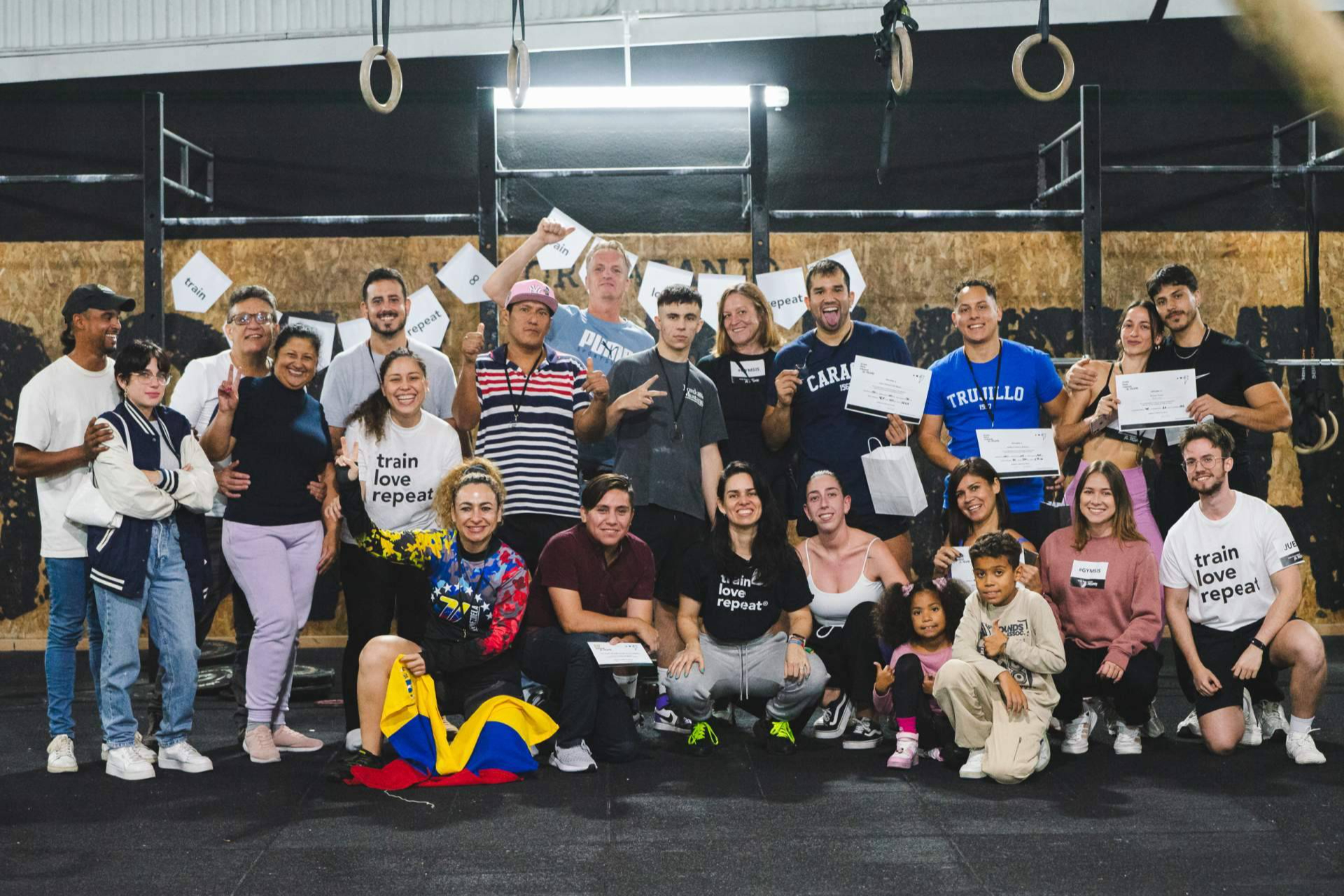 Train Love Repeat impulsa la fuerza física y mental a través del entrenamiento con pesas