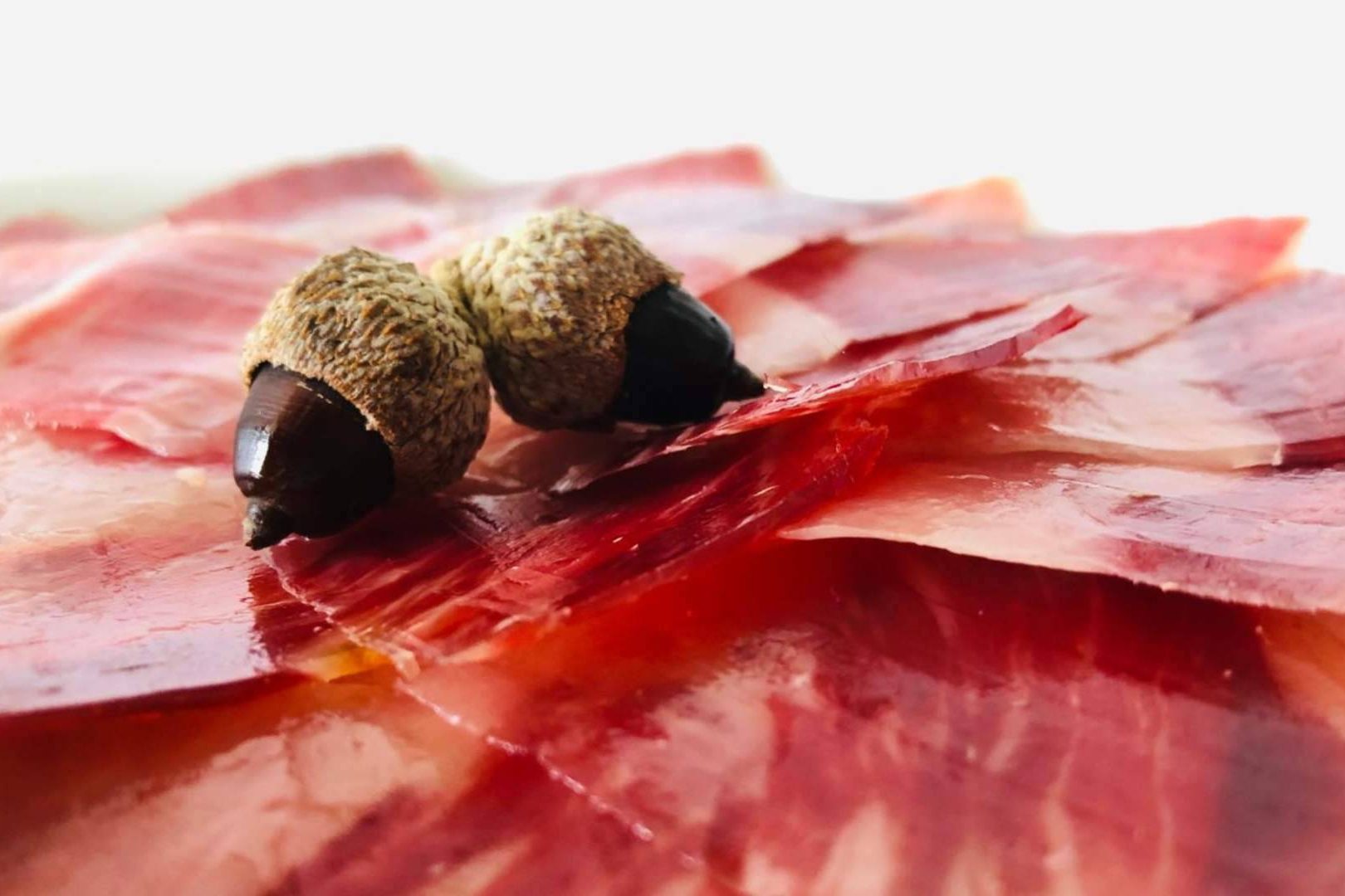 Jamón y Paleta de bellota 100% ibéricos; uno de los mejores precios y disponibilidad si se compran antes de diciembre