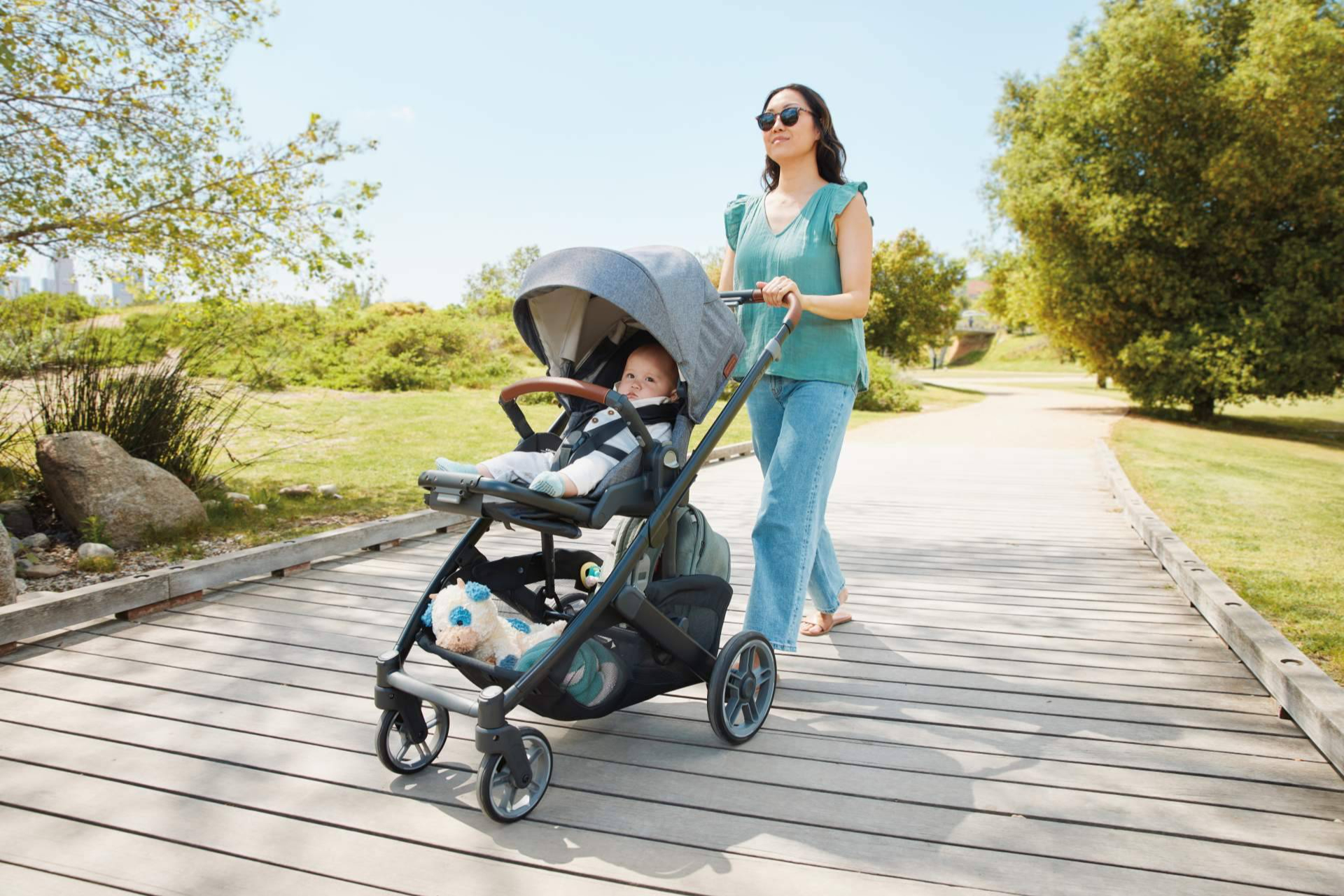 UPPAbaby revoluciona el mercado; llega el nuevo Cruz V3, el cochecito que lo emática
