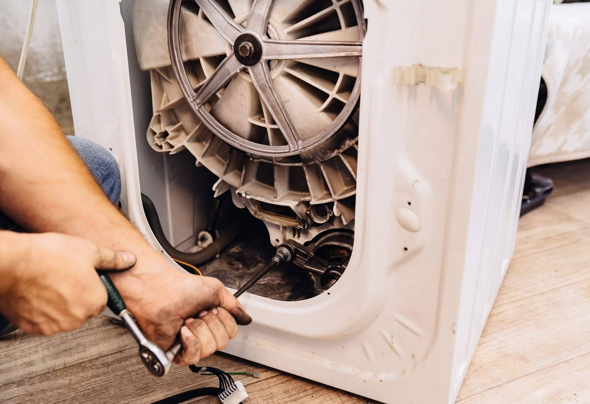 Servicio Técnico Indesit Málaga ofrece reparaciones rápidas y profesionales para lavadoras, frigoríficos y lavavajillas