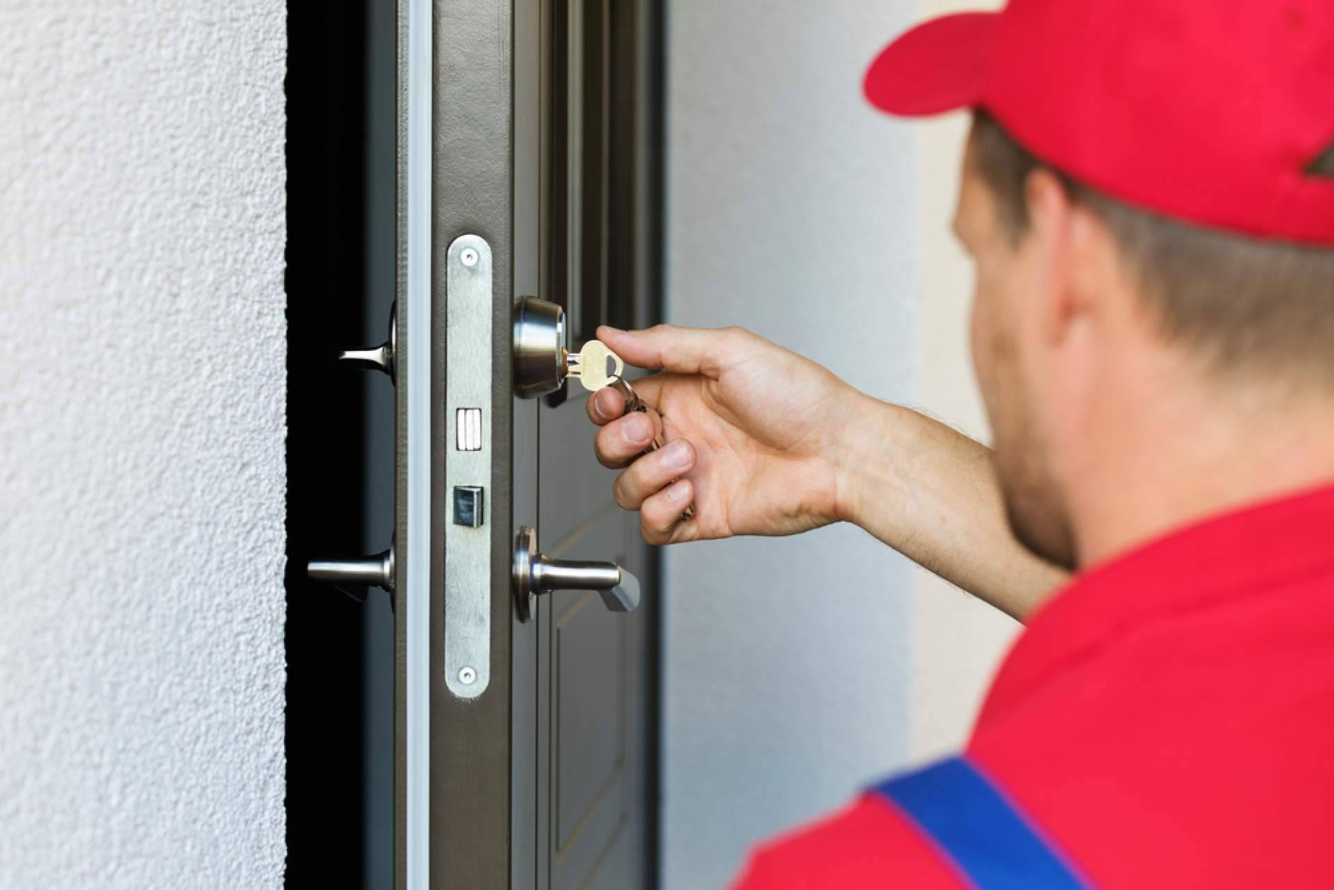 Reparaciones10; asistencia en cerrajería en Alicante y Elche con técnicos cualificados y respuesta inmediata
