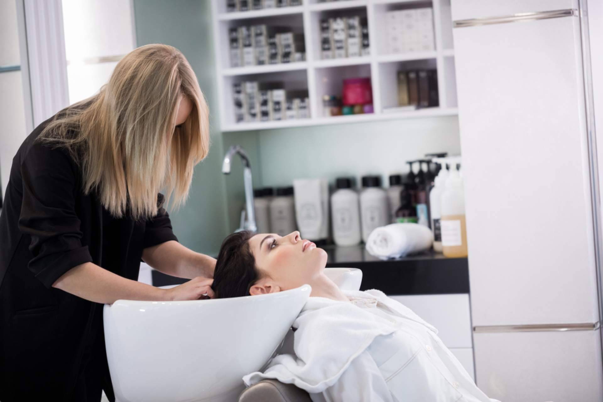 Salones de belleza en Perú, la dependencia de la temporada alta limita su crecimiento durante el resto del año