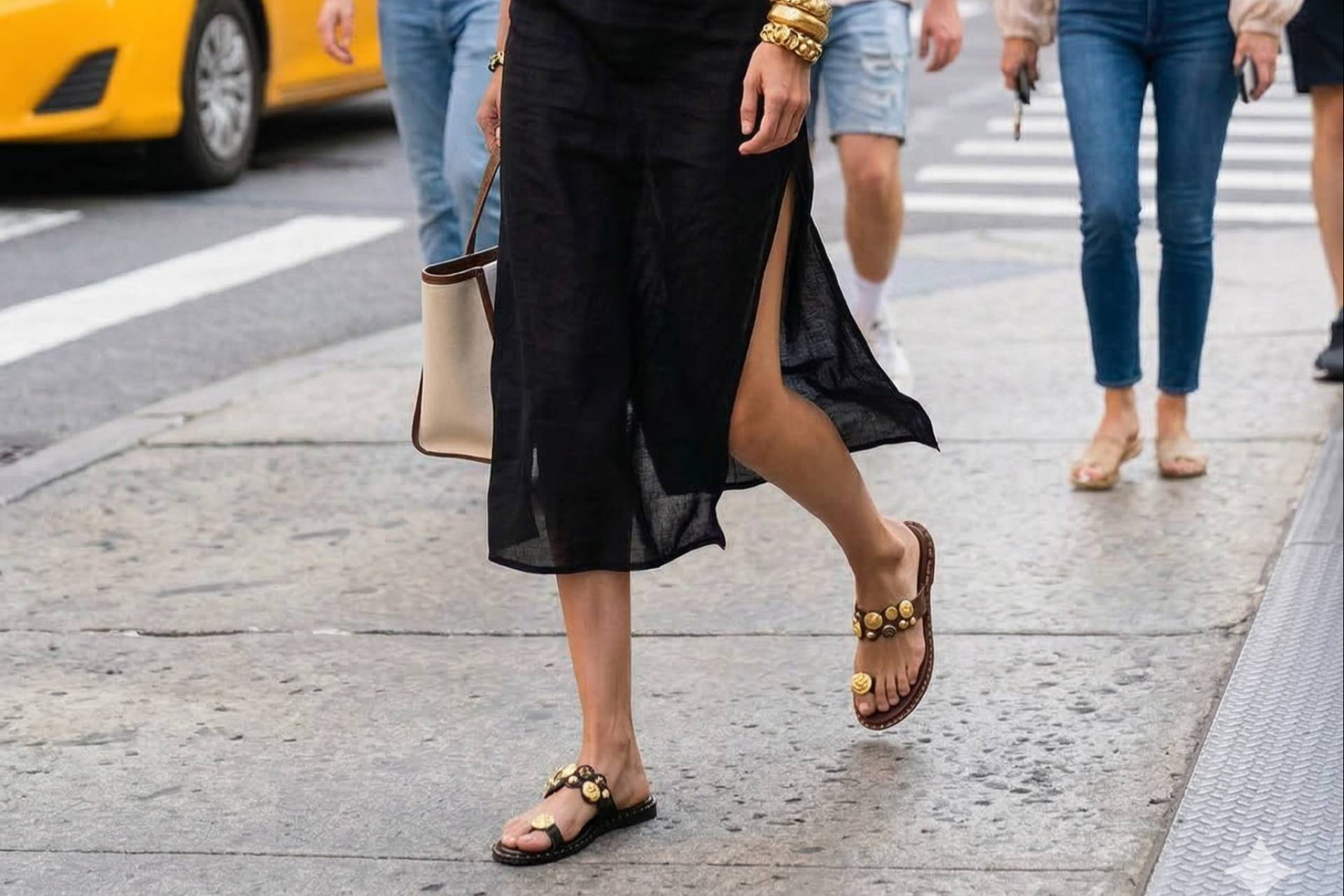 De la pasarela a los pies; Las sandalias griegas que marcan la tendencia absoluta de este 2026