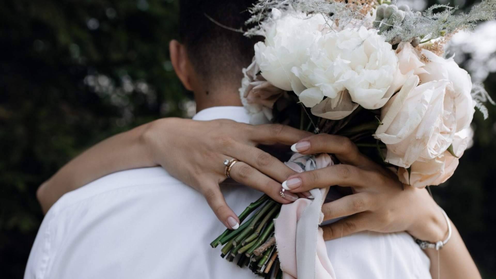 El bolso de lujo se adelanta a la temporada de bodas y define el nuevo código de elegancia