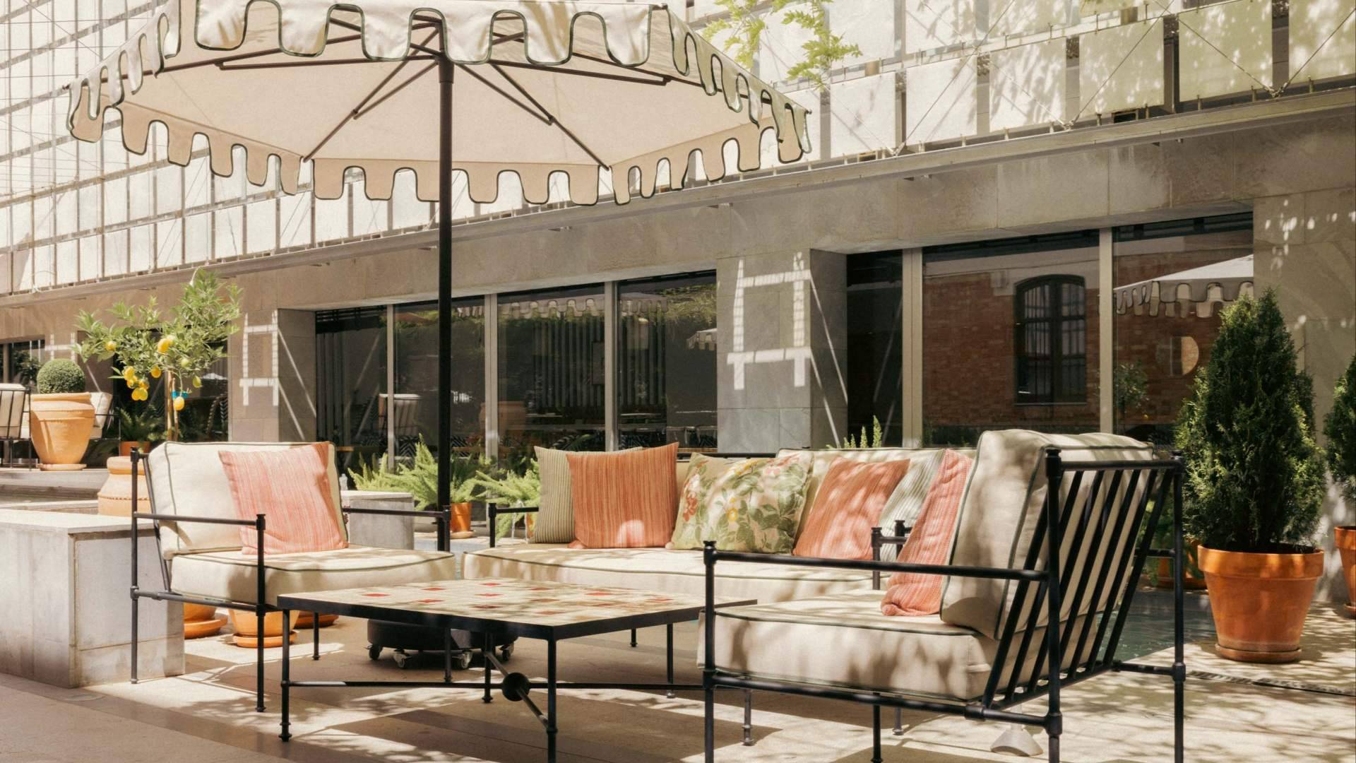 Hospes Palacio de los Patos impulsa su renovado Jardín Gastronómico como nuevo refugio lifestyle en el corazón de Granada